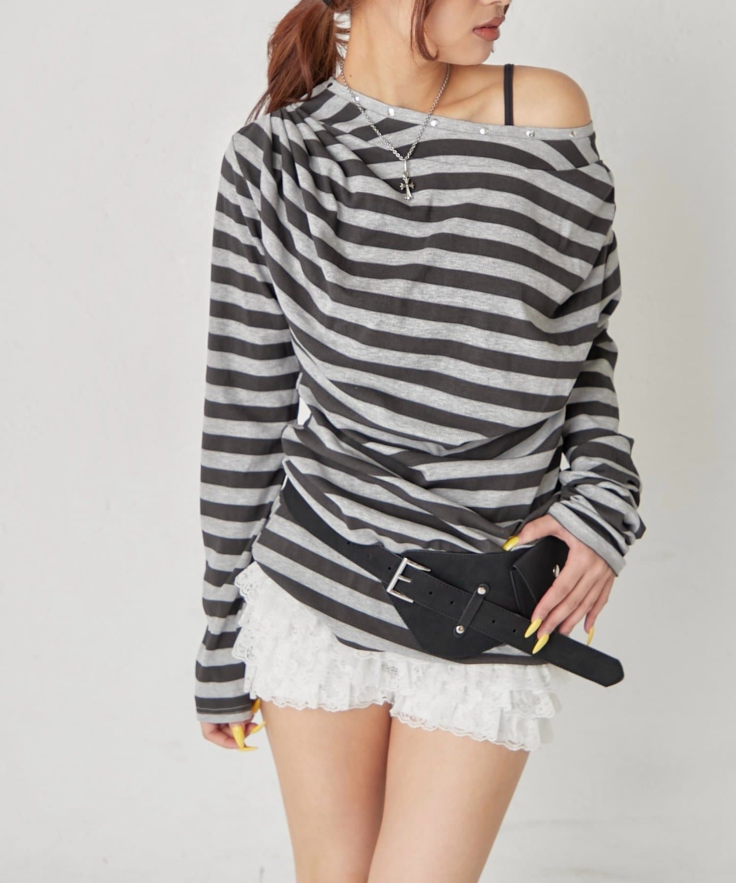 WHO’S WHO gallery(フーズフーギャラリー) ドレープスタッズトップス