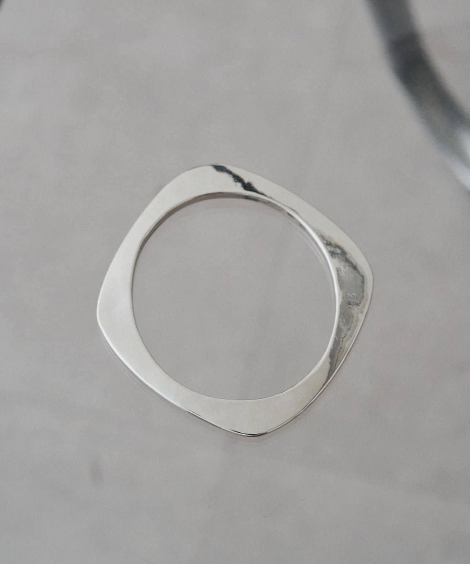 LOUNGEDRESS(ラウンジドレス) 【GALENA/ガレナ】スクエアバングル