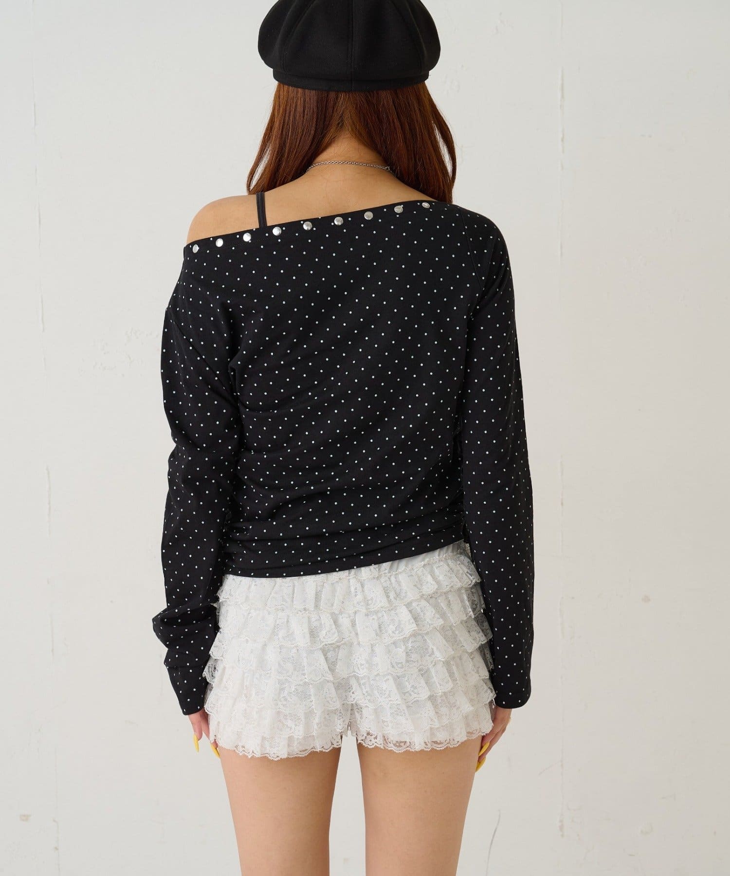 WHO’S WHO gallery(フーズフーギャラリー) スタッズオフショルL/Sトップス(ドット/ボーダー)