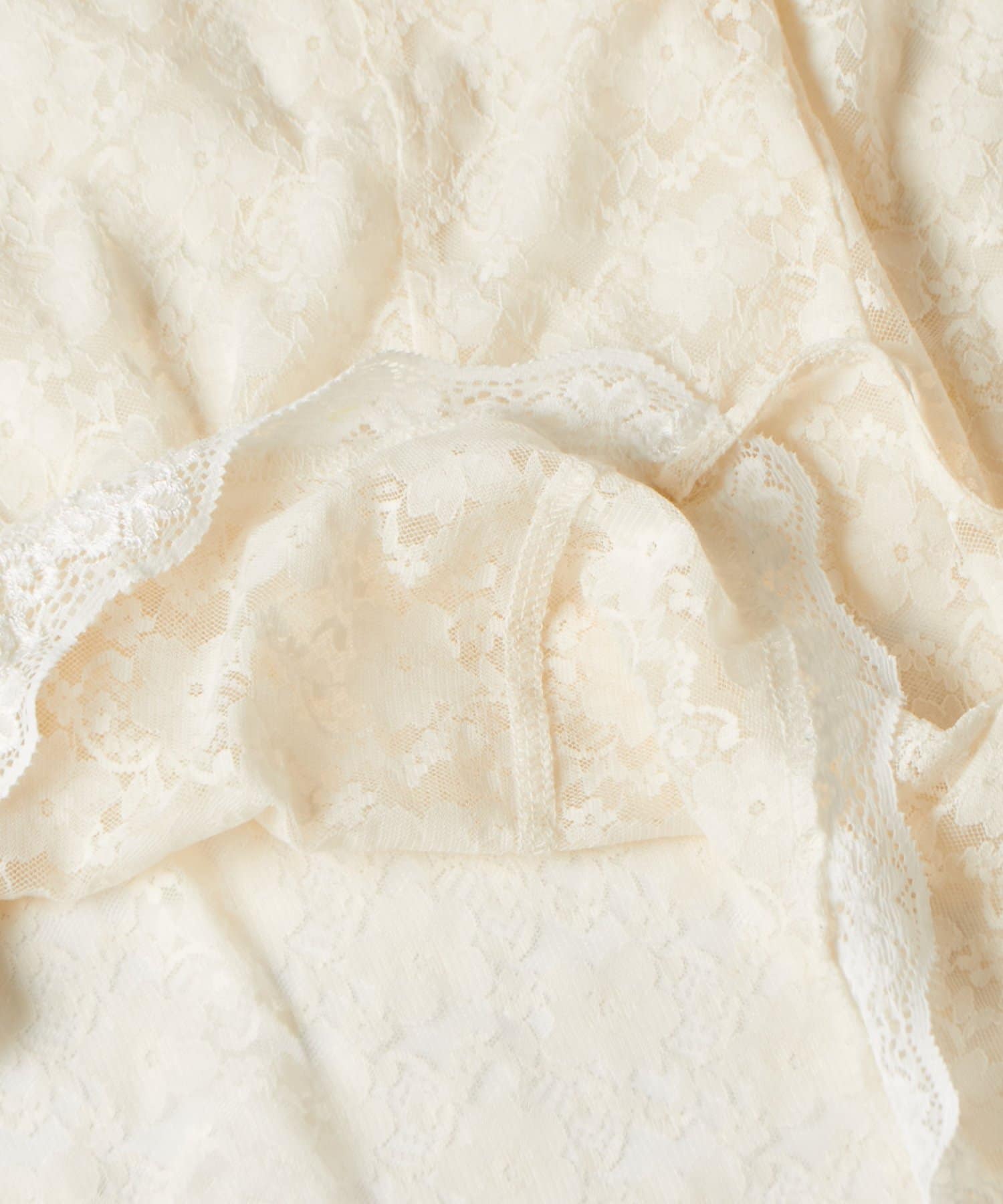 WHO’S WHO gallery(フーズフーギャラリー) レースガータートップス