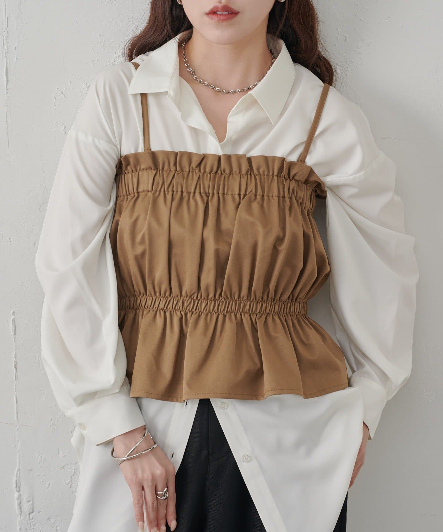 COLONY 2139(コロニー トゥーワンスリーナイン) 【セットアップ対応】ナチュラルストレッチキャミブラウス