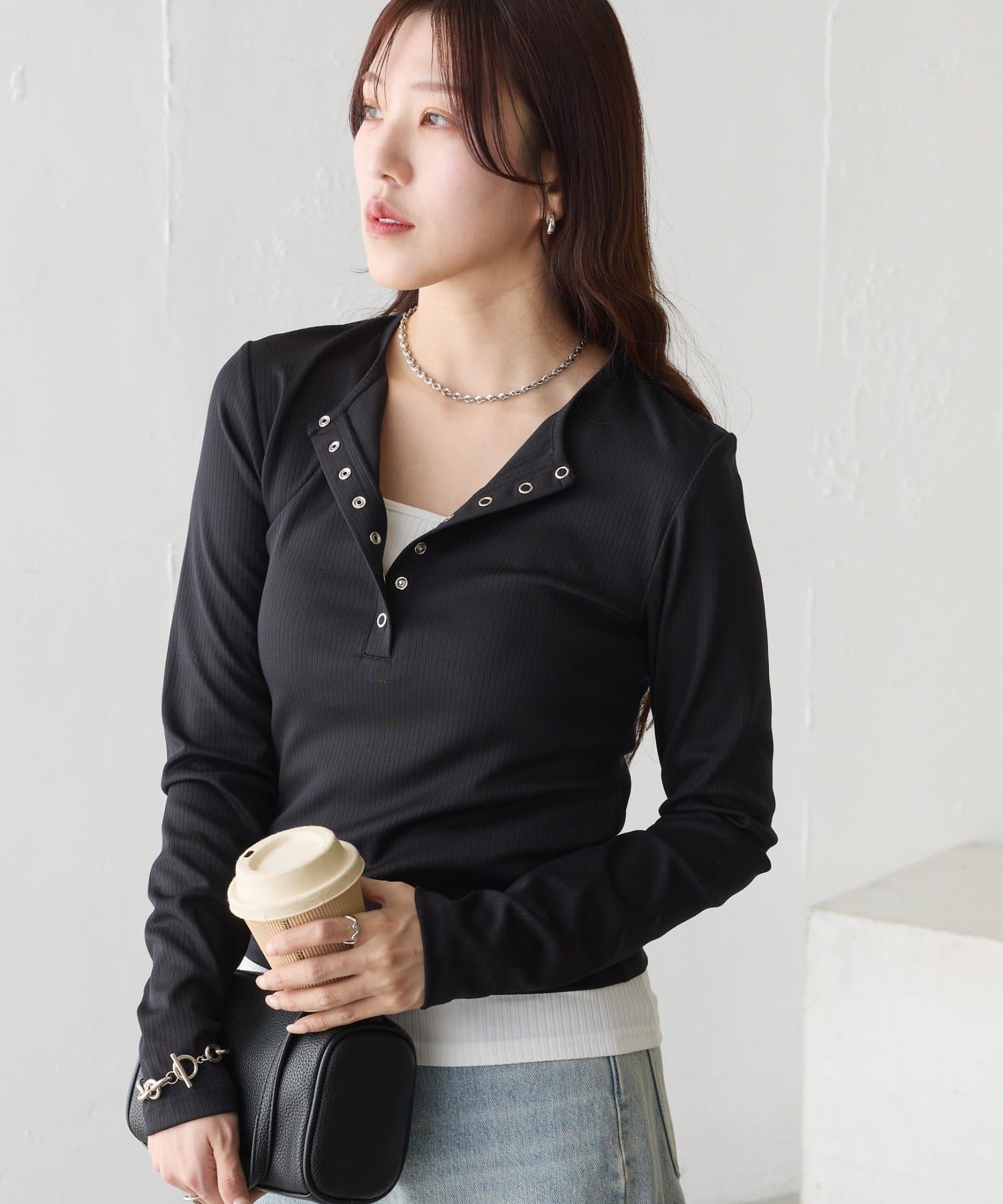 COLONY 2139(コロニー トゥーワンスリーナイン) 多機能やわらかリブヘンリーネックプルオーバー