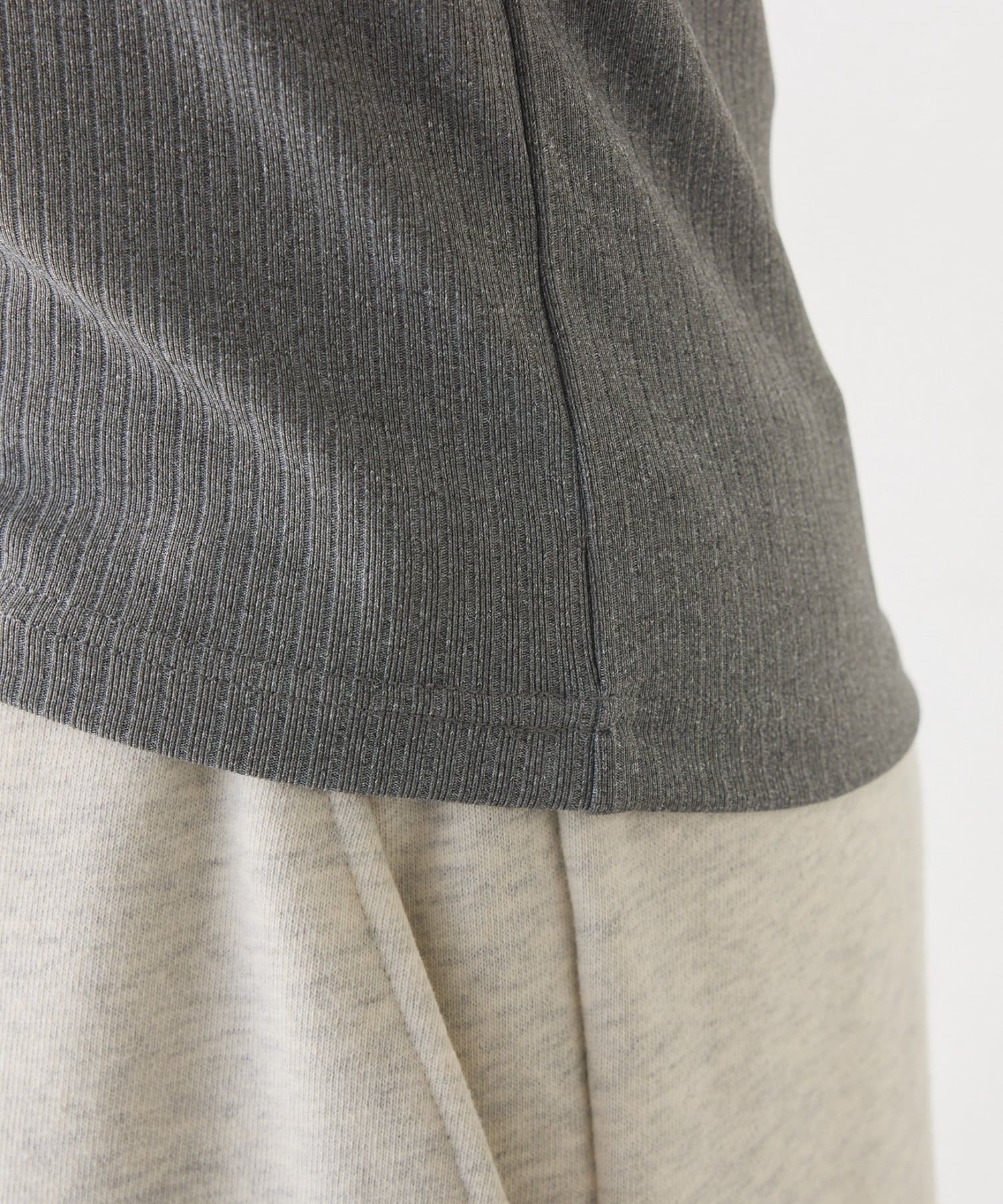 COLONY 2139(コロニー トゥーワンスリーナイン) 多機能やわらかリブヘンリーネックプルオーバー