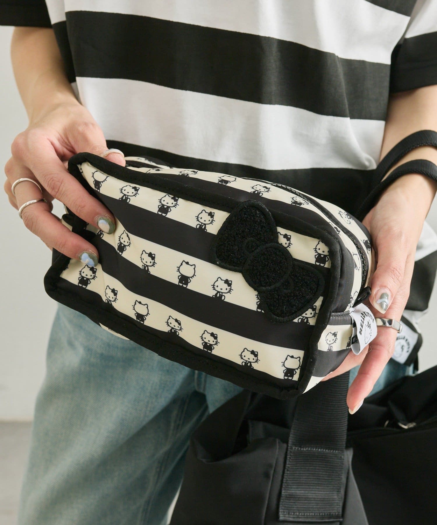 ear PAPILLONNER(イア パピヨネ) 【HELLO KITTY（ハローキティ）×ear】コラボポーチ