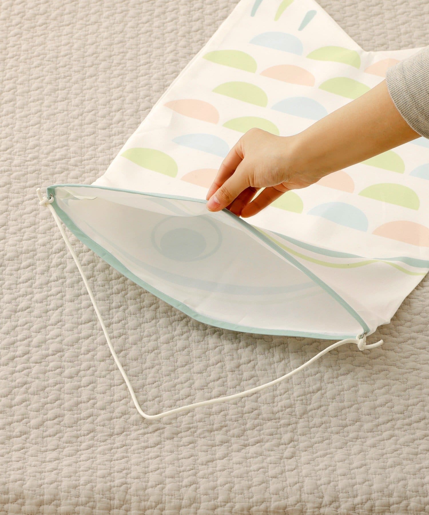 3COINS(スリーコインズ) こいのぼりタペストリー：68×39cm／こどもの日