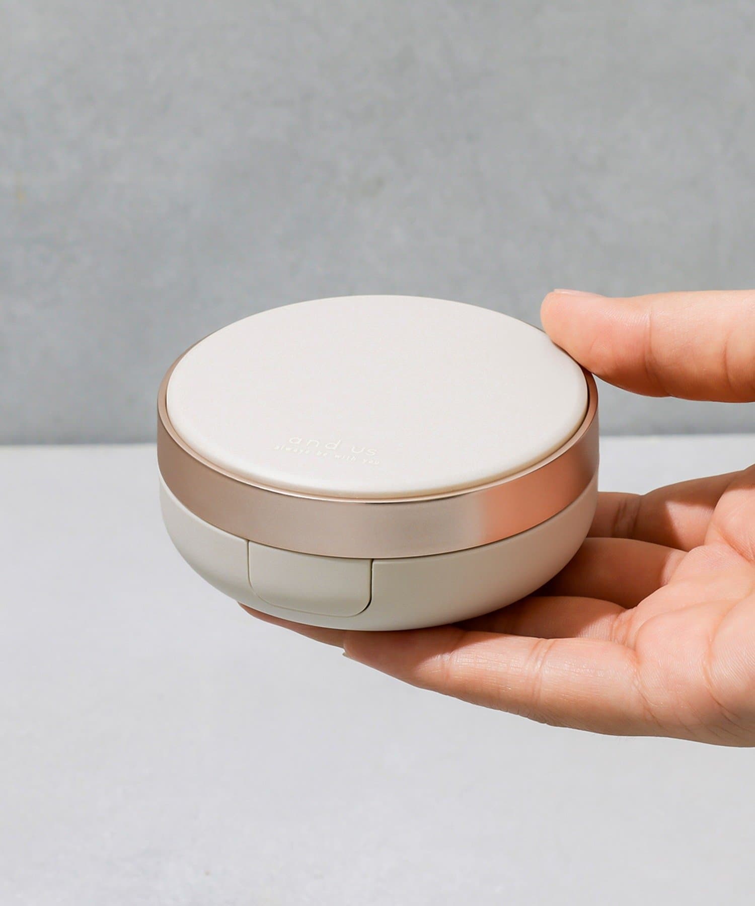 3COINS(スリーコインズ) 《3/13（金）より順次発売》ニードルファンデーション／and us