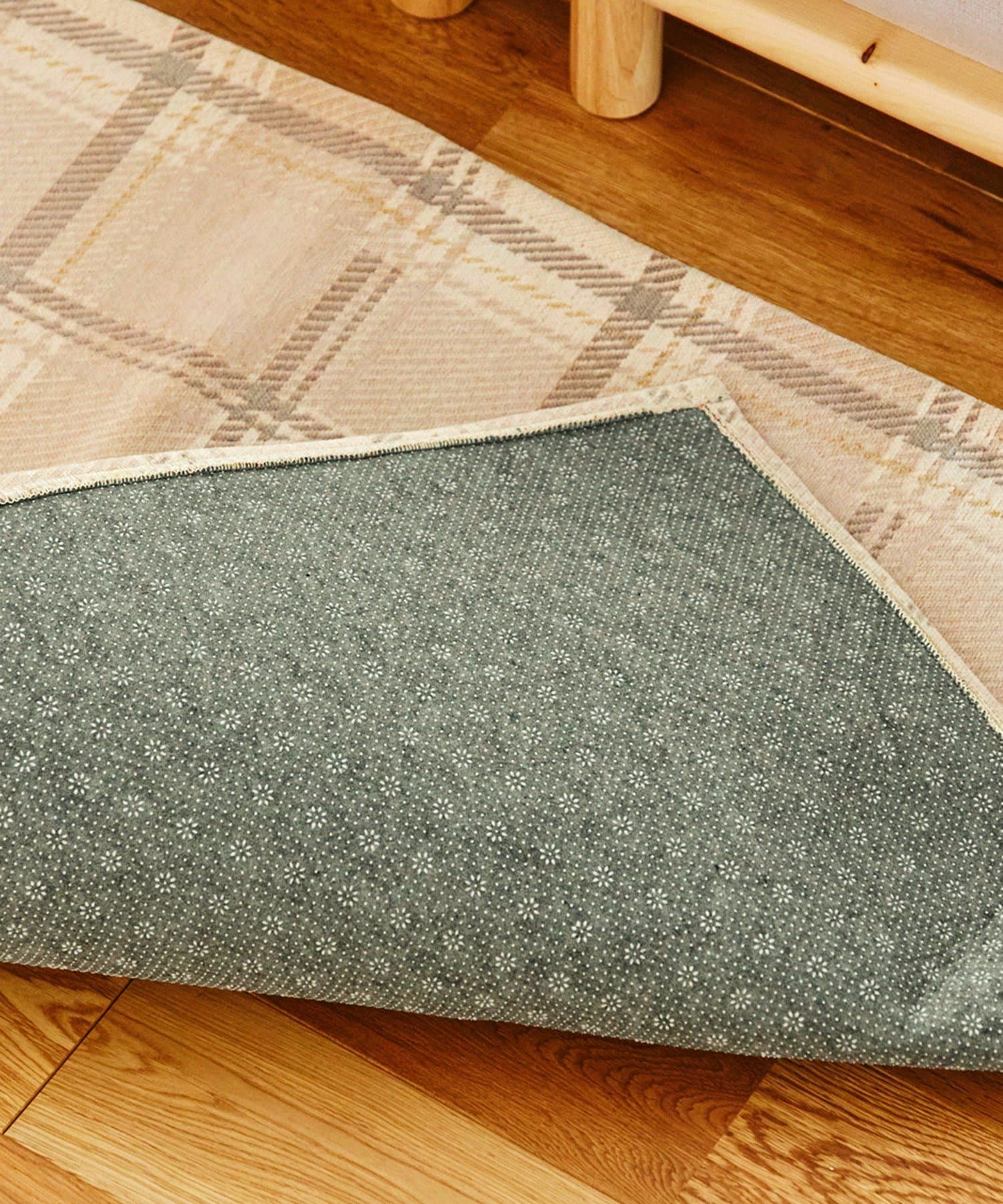 salut!(サリュ) チェックジャガードラグ：80×130cm