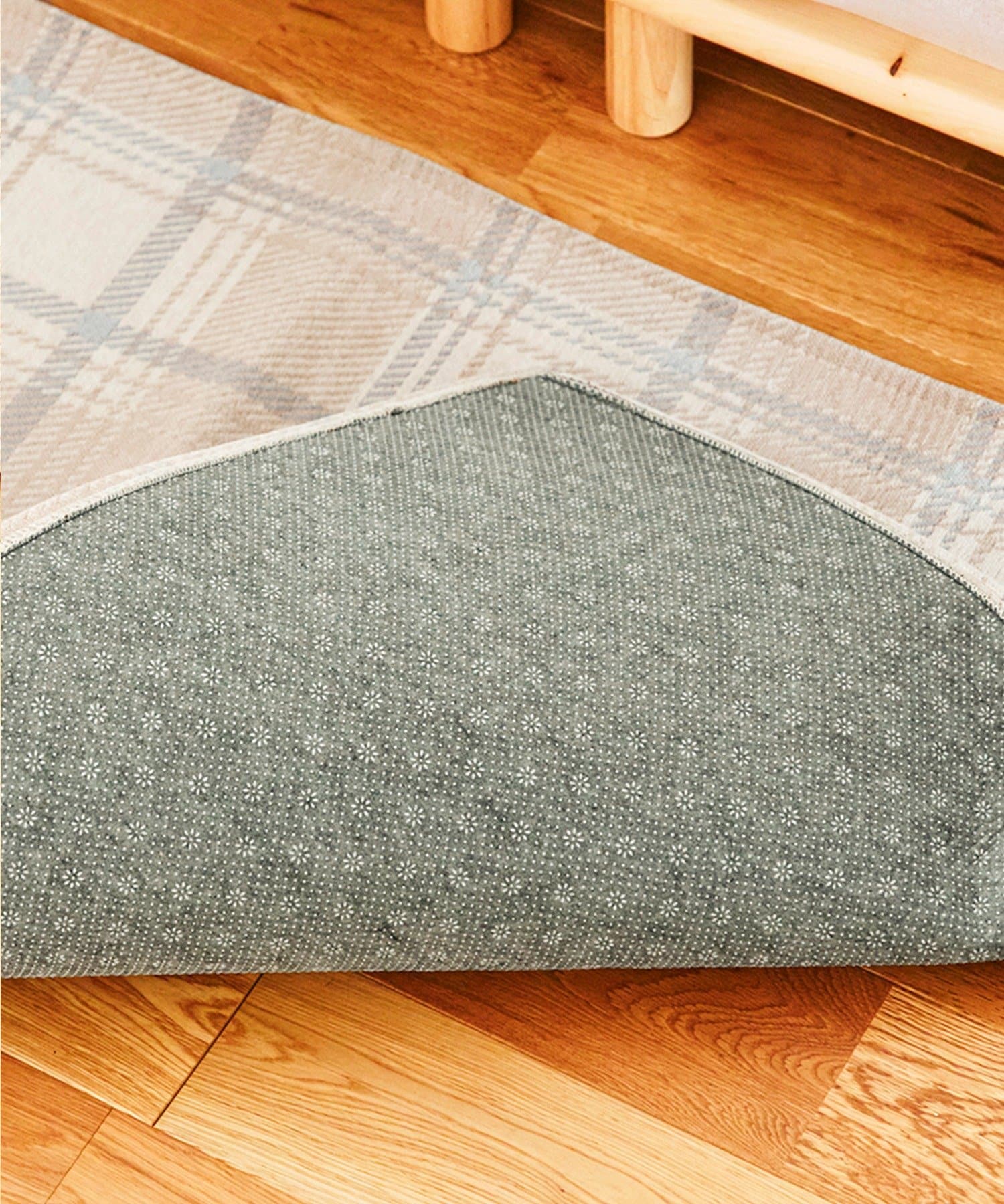 salut!(サリュ) チェックジャガードラグ：80×130cm