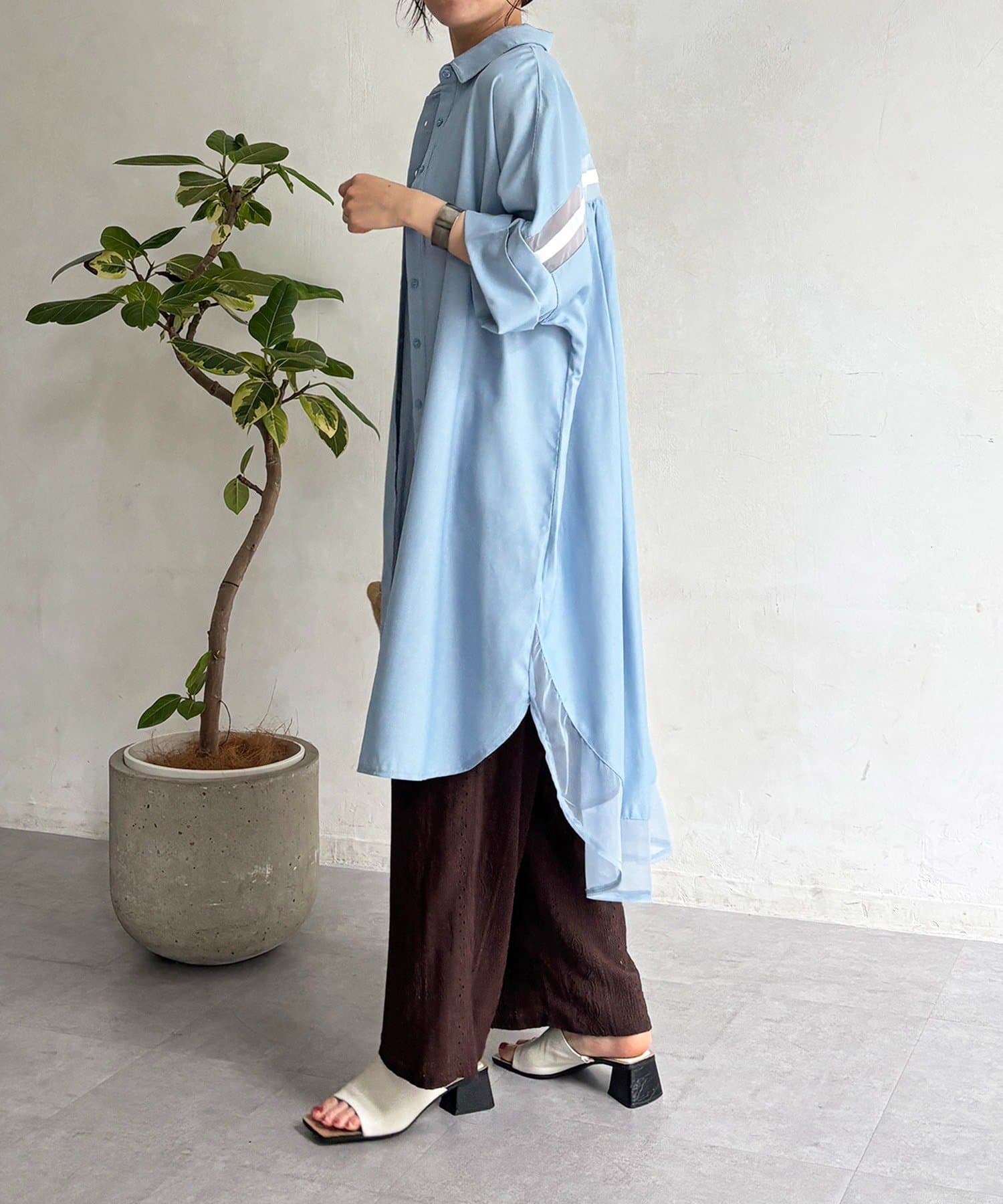 un dix cors(アンディコール) バックテープ半袖シャツワンピース