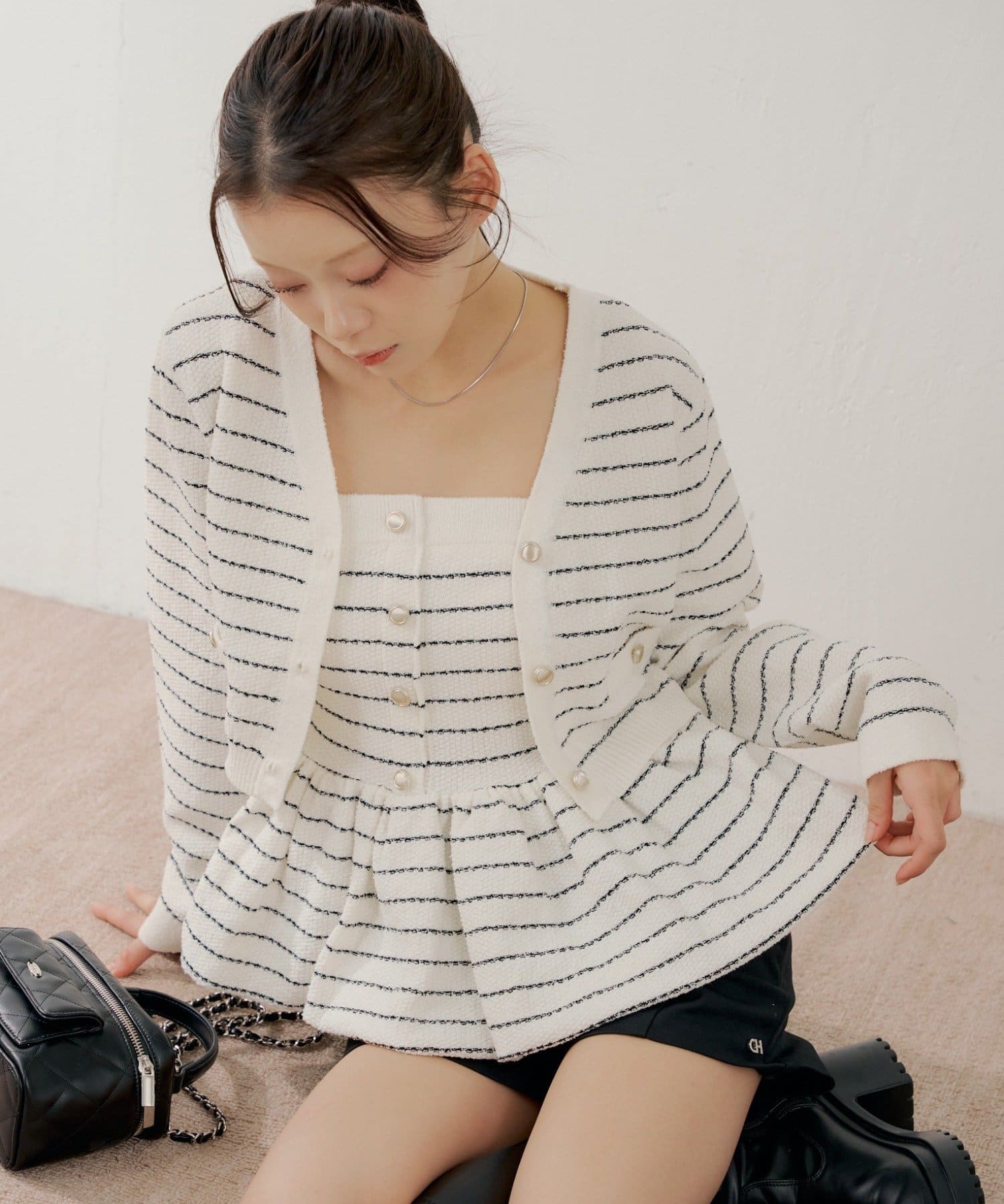 Chico(チコ) 【3/12(木) 0:00～予約開始】金ボタンVネックカーディガン