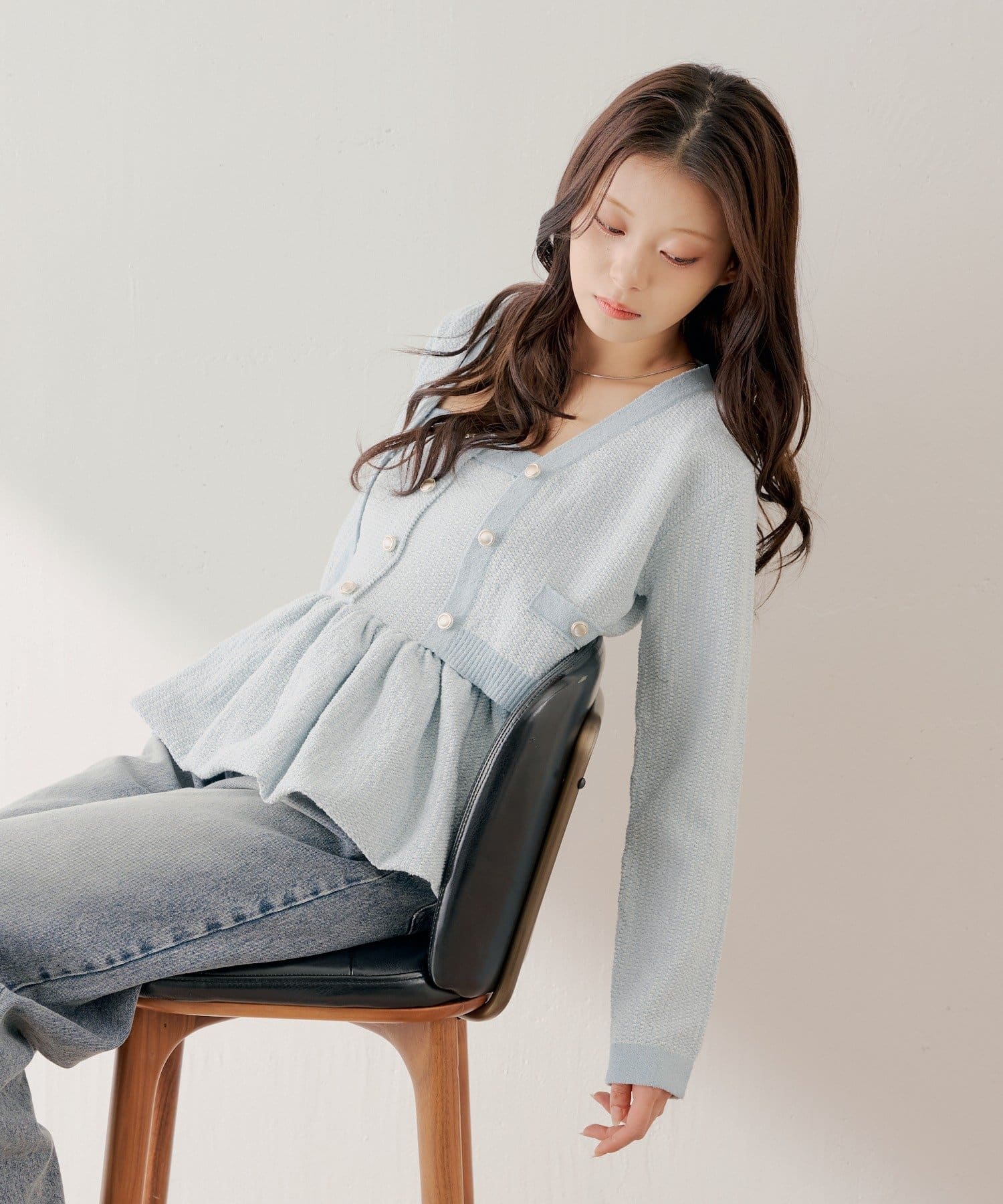 Chico(チコ) 【3/12(木) 0:00～予約開始】金ボタンVネックカーディガン