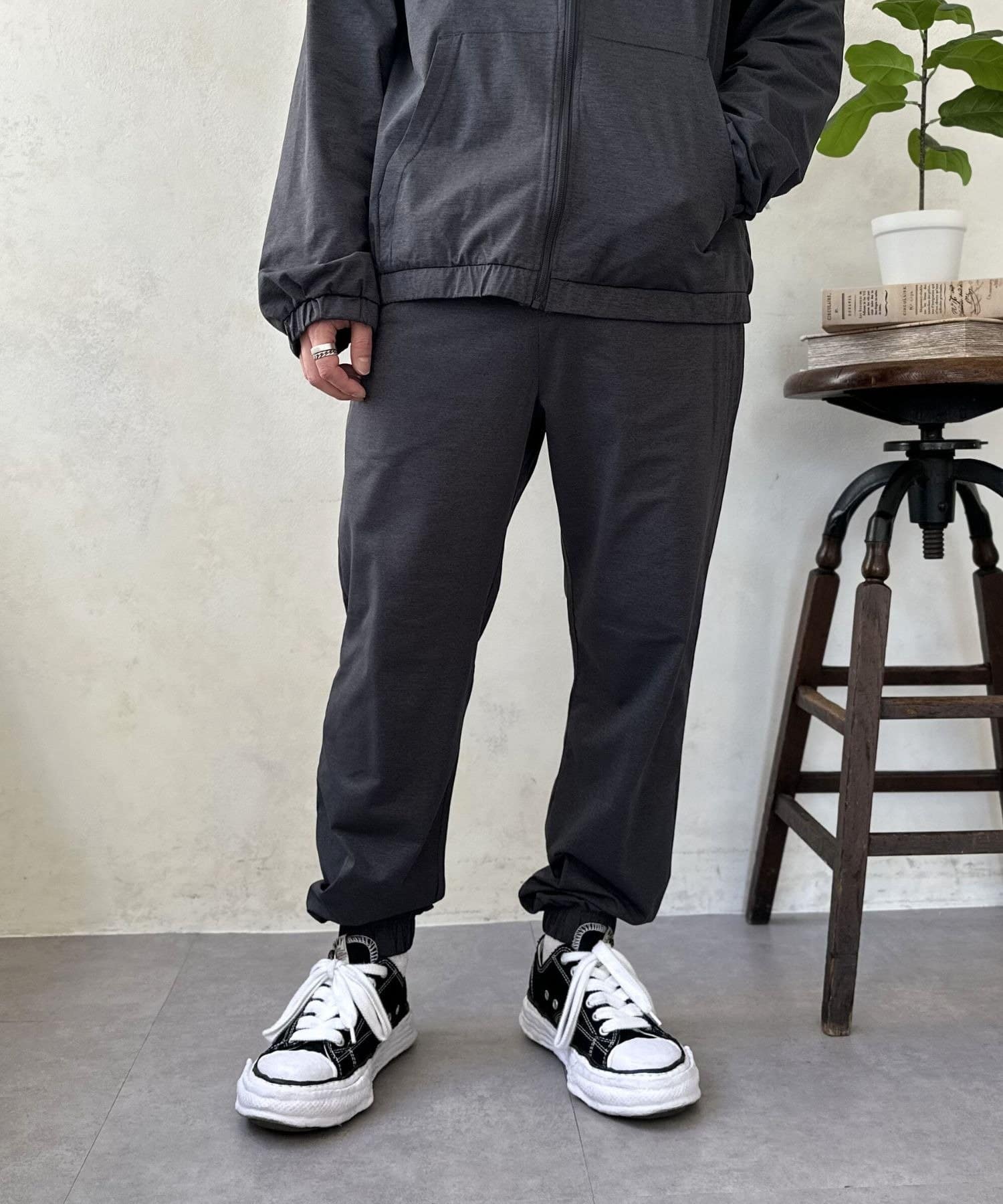 LOCUST(ローカスト) 【サラッと履ける】ドライアクティブテーパードパンツ