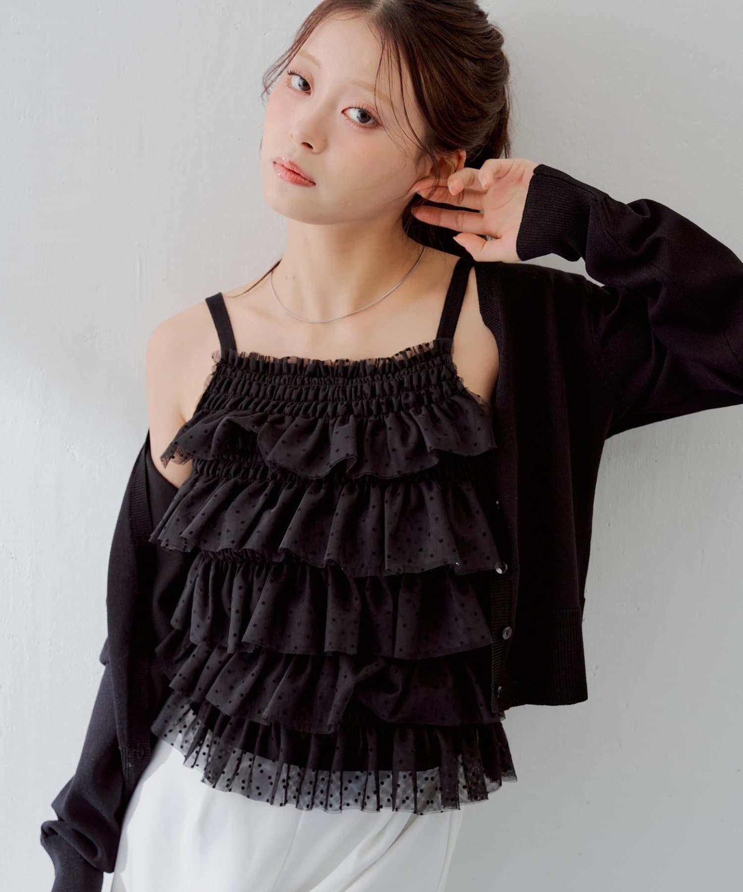 Chico(チコ) 【SALON by Chico】ドットティアードアメスリブラウス+クルーシアーカーデセット