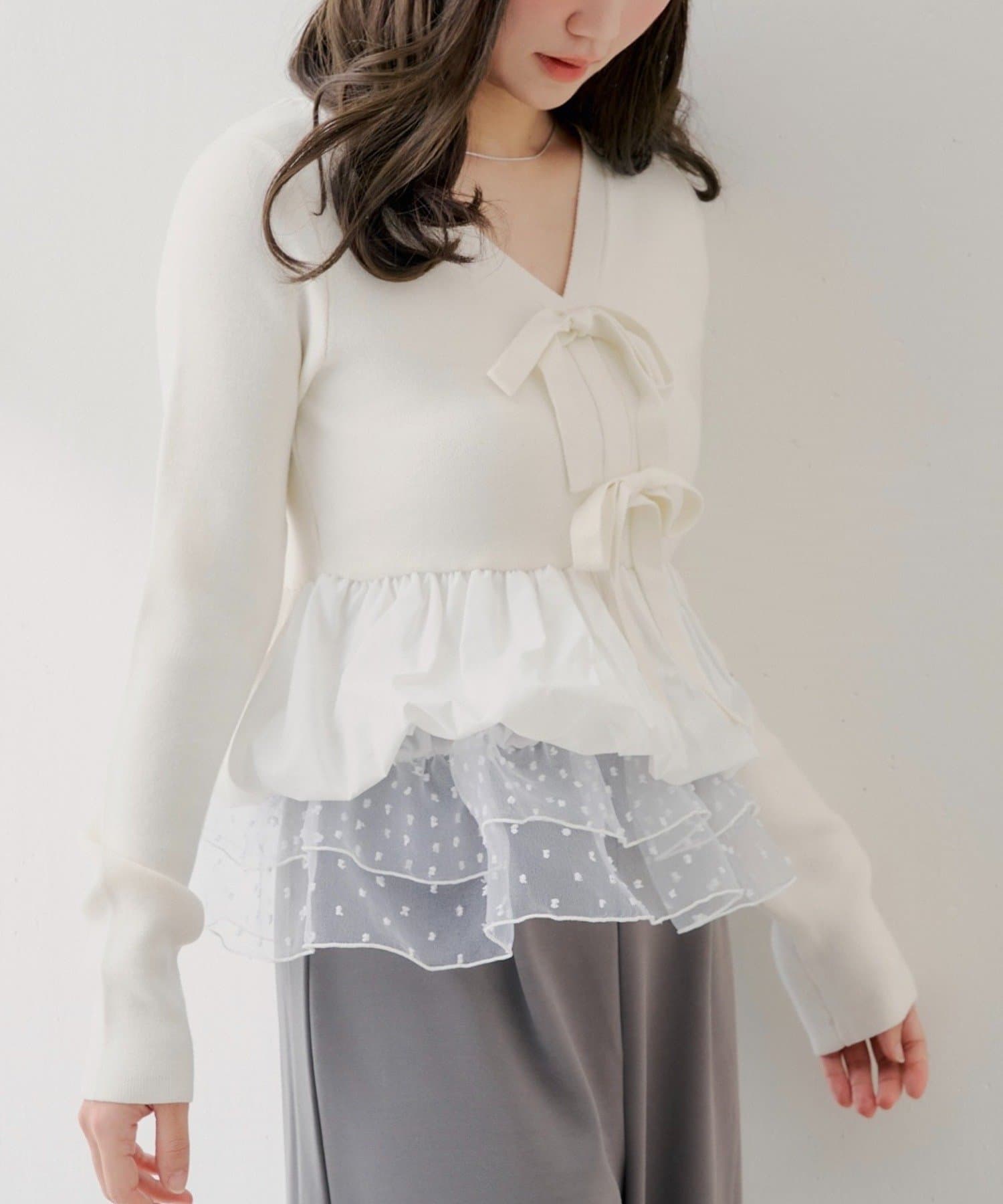 Chico(チコ) 3/12(木)0:00販売開始【SALON by Chico】裾バルーンレイヤードペプラムリボンニット