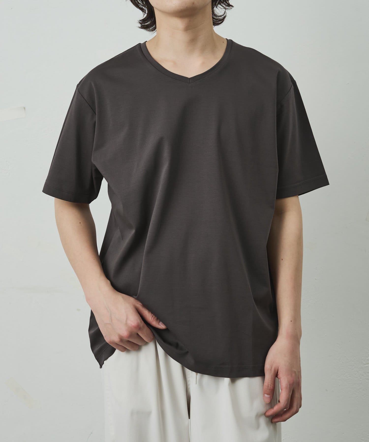 COLONY 2139(コロニー トゥーワンスリーナイン) 【リバイバル】スマートVネック半袖Tシャツ