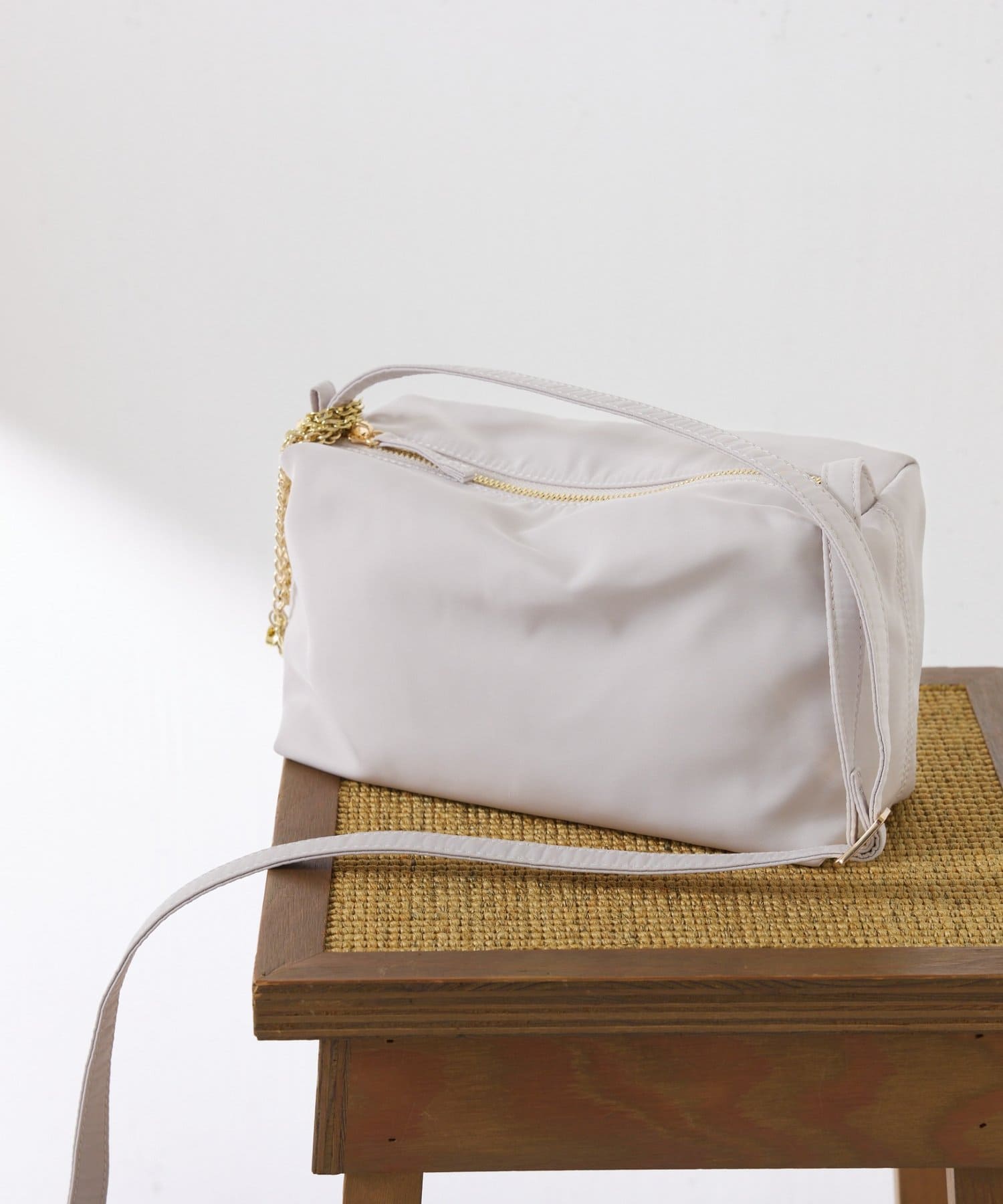 COLLAGE GALLARDAGALANTE(コラージュ ガリャルダガランテ) 【4月2日0:00販売開始】《Matsushita企画》【軽量180g/強撥水】強撥水ボックスショルダーバッグ