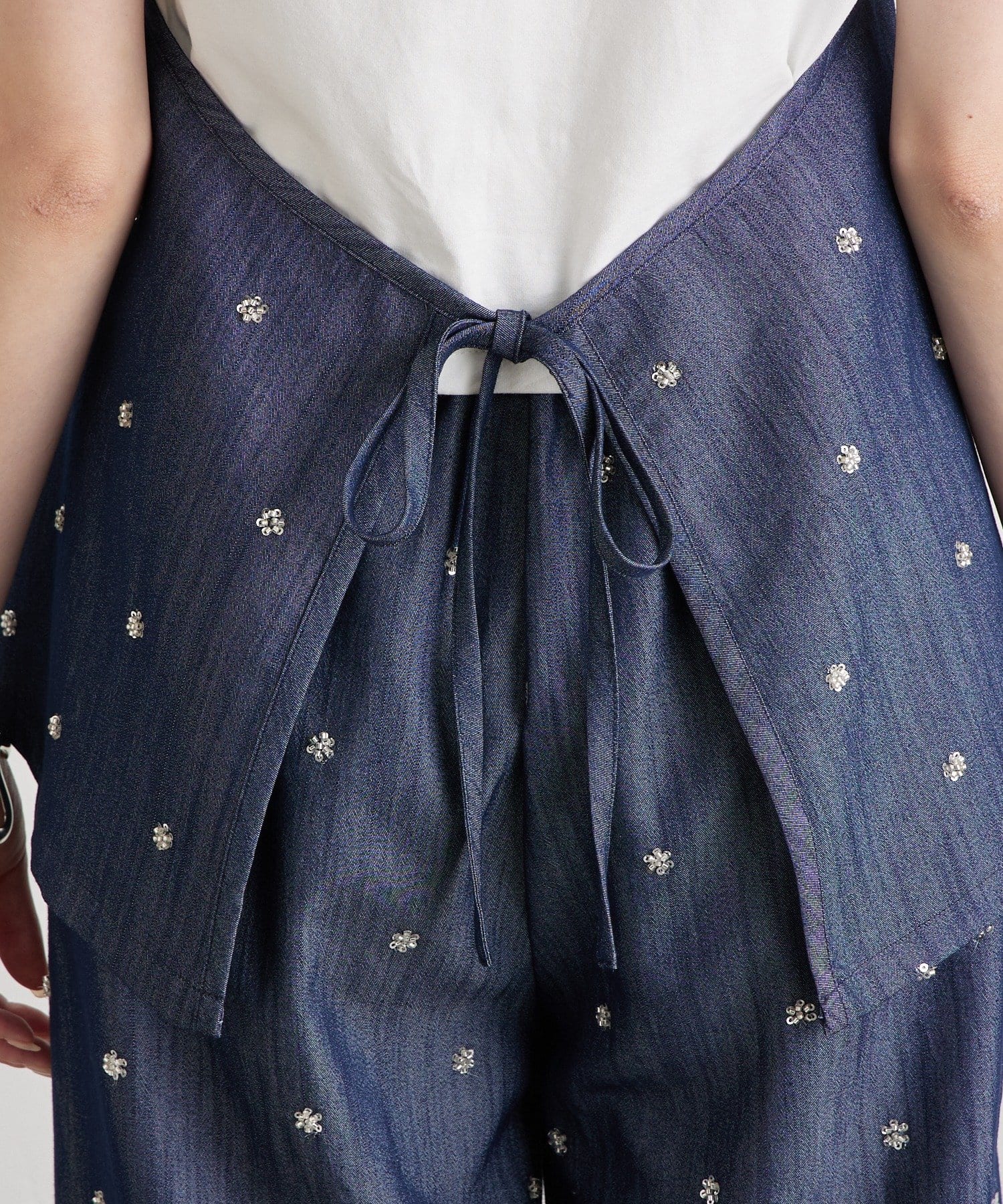 mystic(ミスティック) ビジューフラワーホルタービスチェ