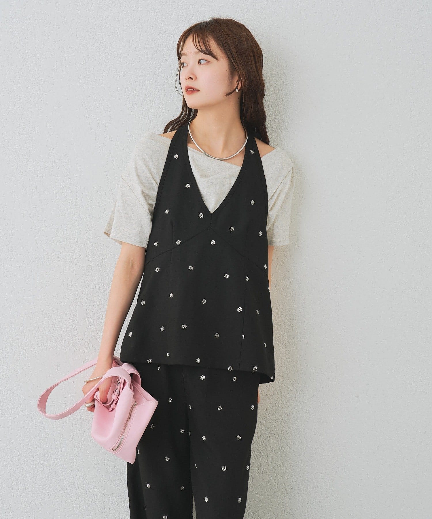 mystic(ミスティック) ビジューフラワーホルタービスチェ