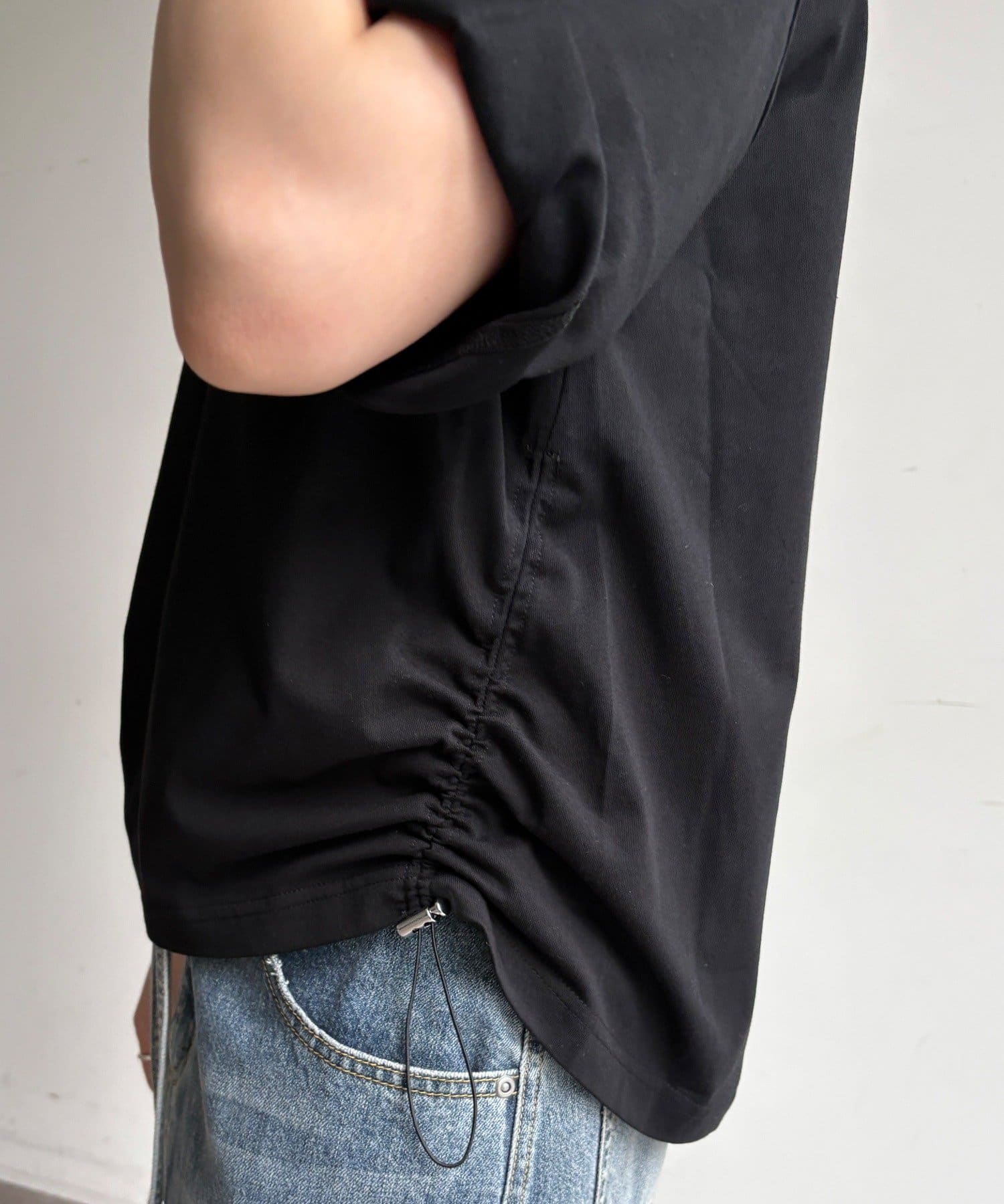 DOUDOU(ドゥドゥ) 【WEB限定】サイドドロストロゴTEE
