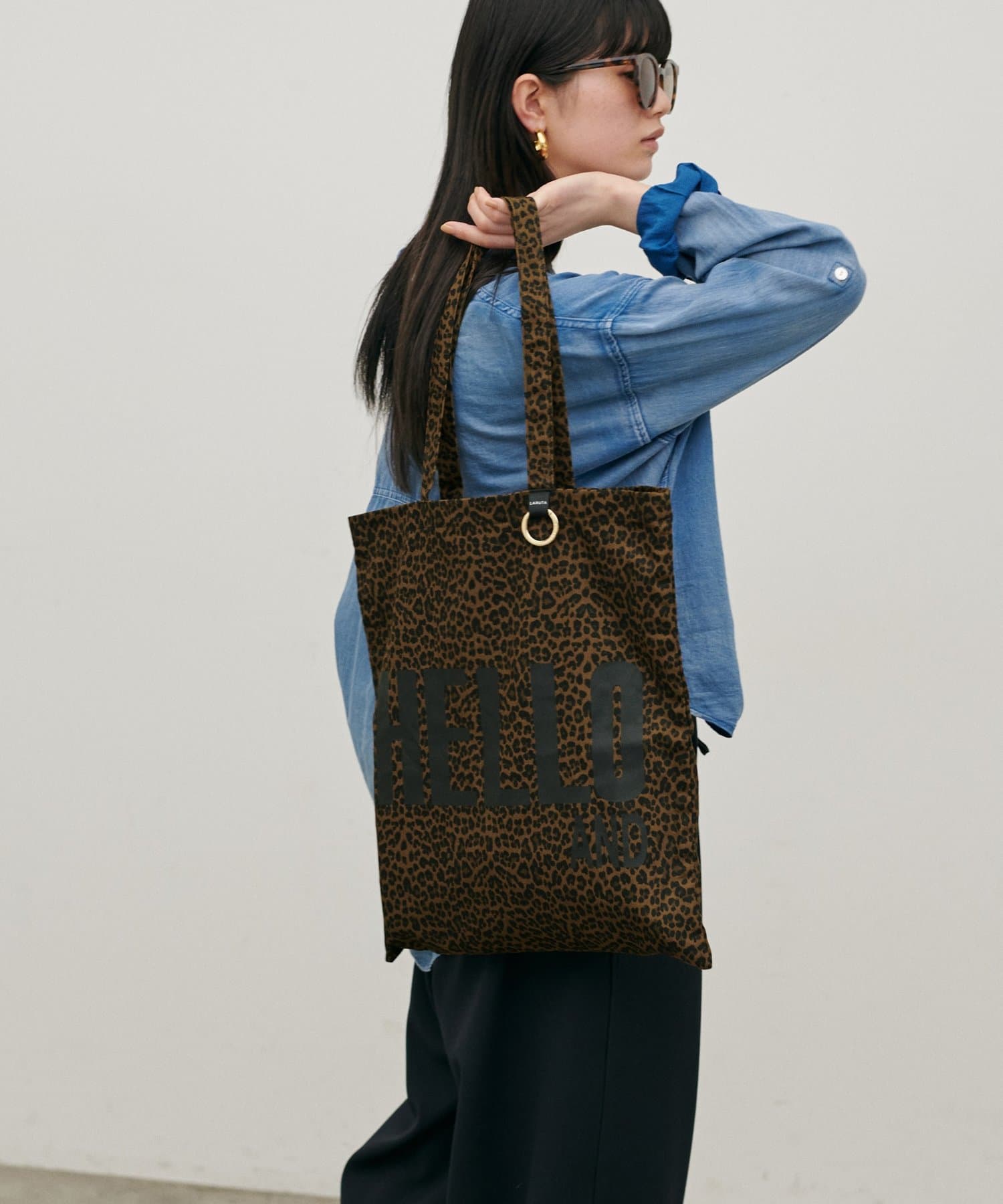 LARUTA(ラルータ) キーリング付きロゴトートバッグ