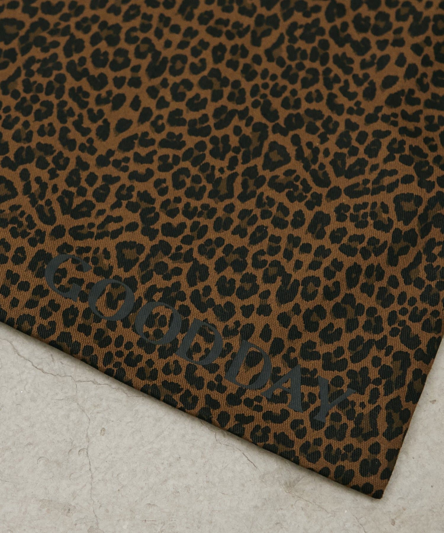 LARUTA(ラルータ) キーリング付きロゴトートバッグ