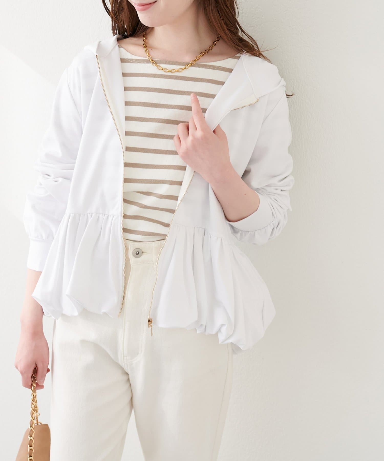 natural couture(ナチュラルクチュール) ペプラムラメパーカー