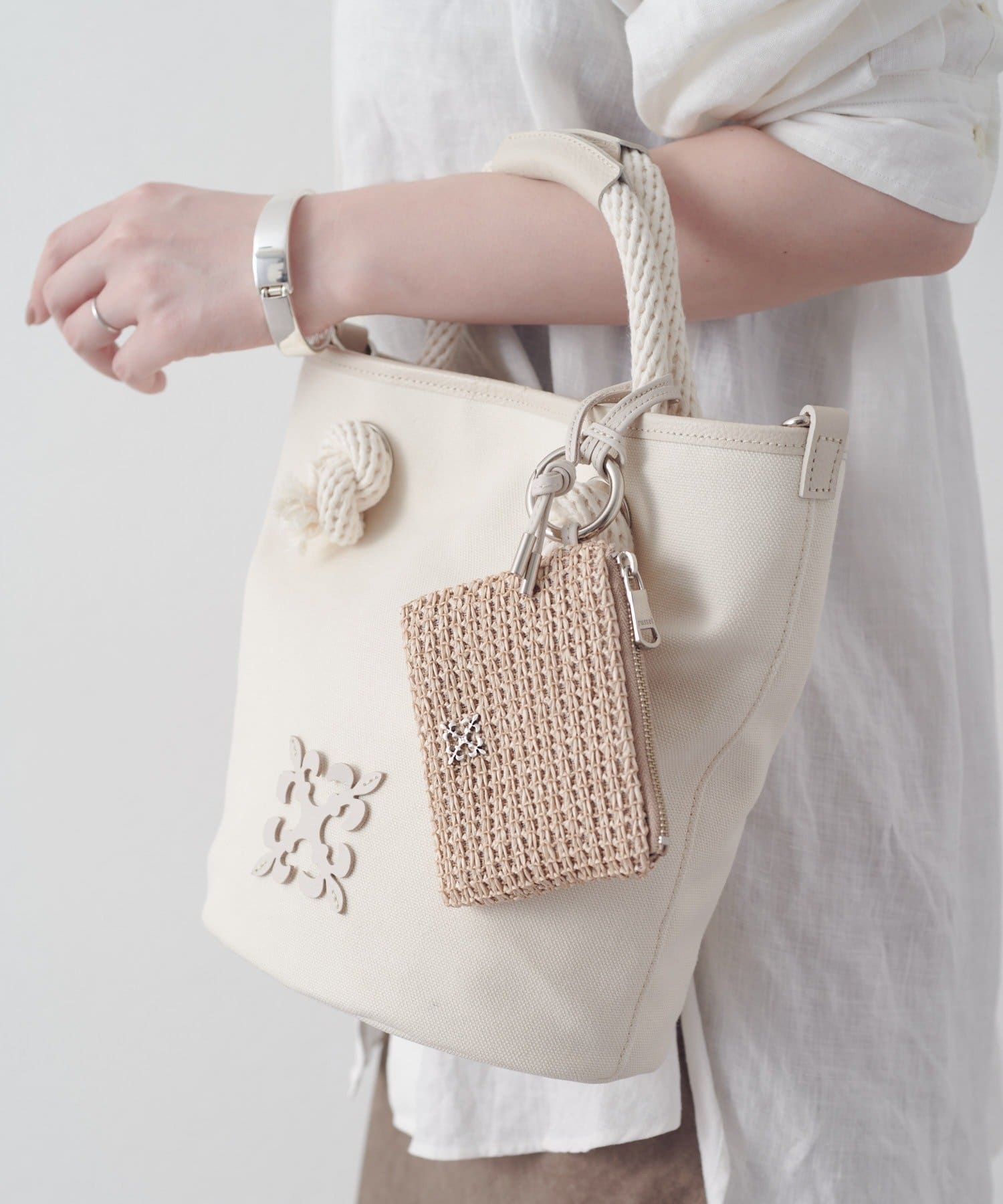 russet(ラシット) ナイロンラフィアスクエアマルチケース