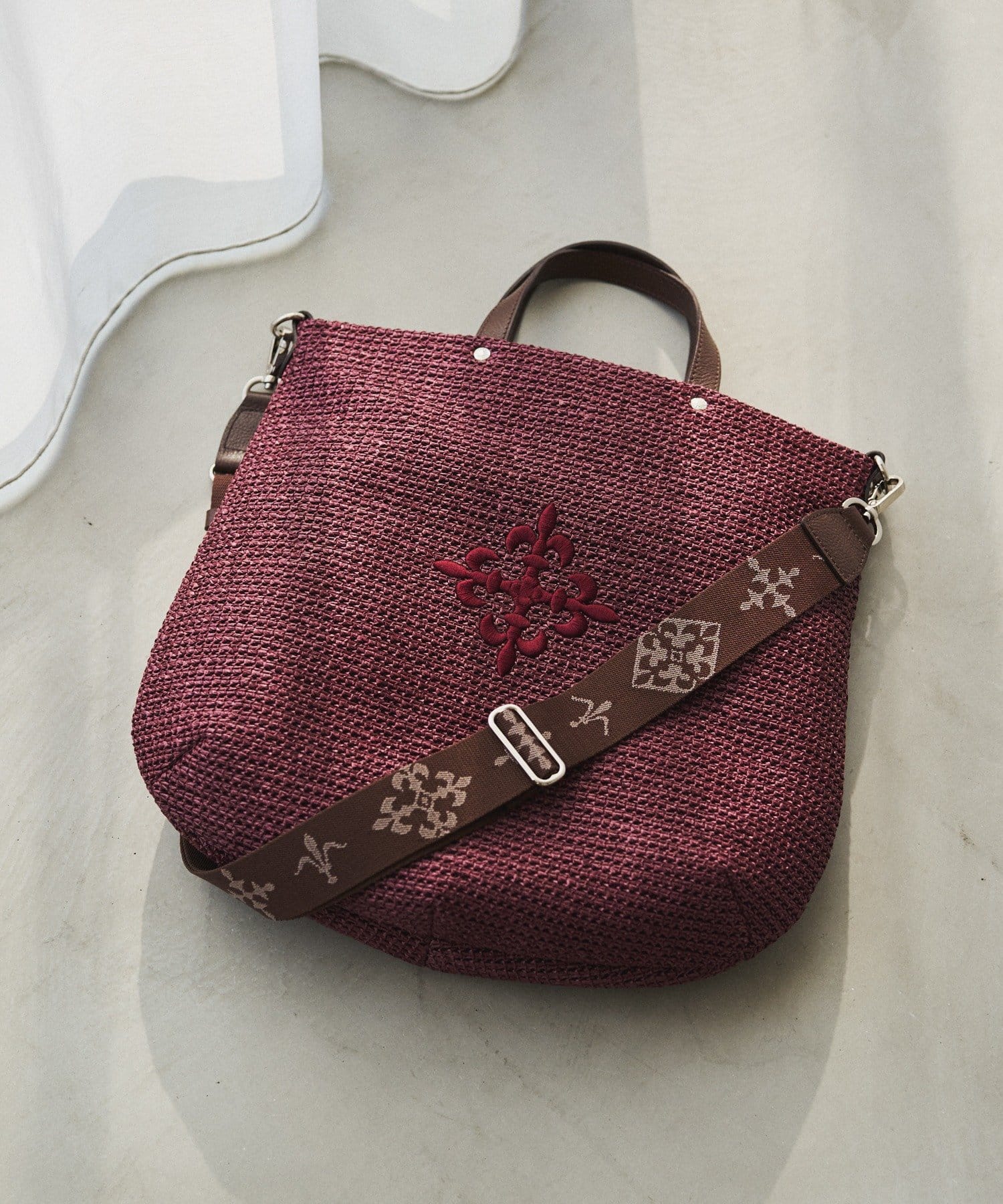 russet(ラシット) ［お気に入り総選挙対象］《WEB限定》スリム2WAYトートバッグ <ナイロンラフィア>