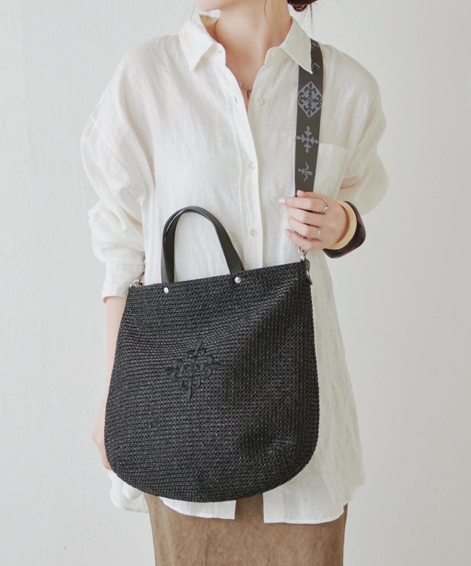 russet(ラシット) 《WEB限定》スリム2WAYトートバッグ <ナイロンラフィア>