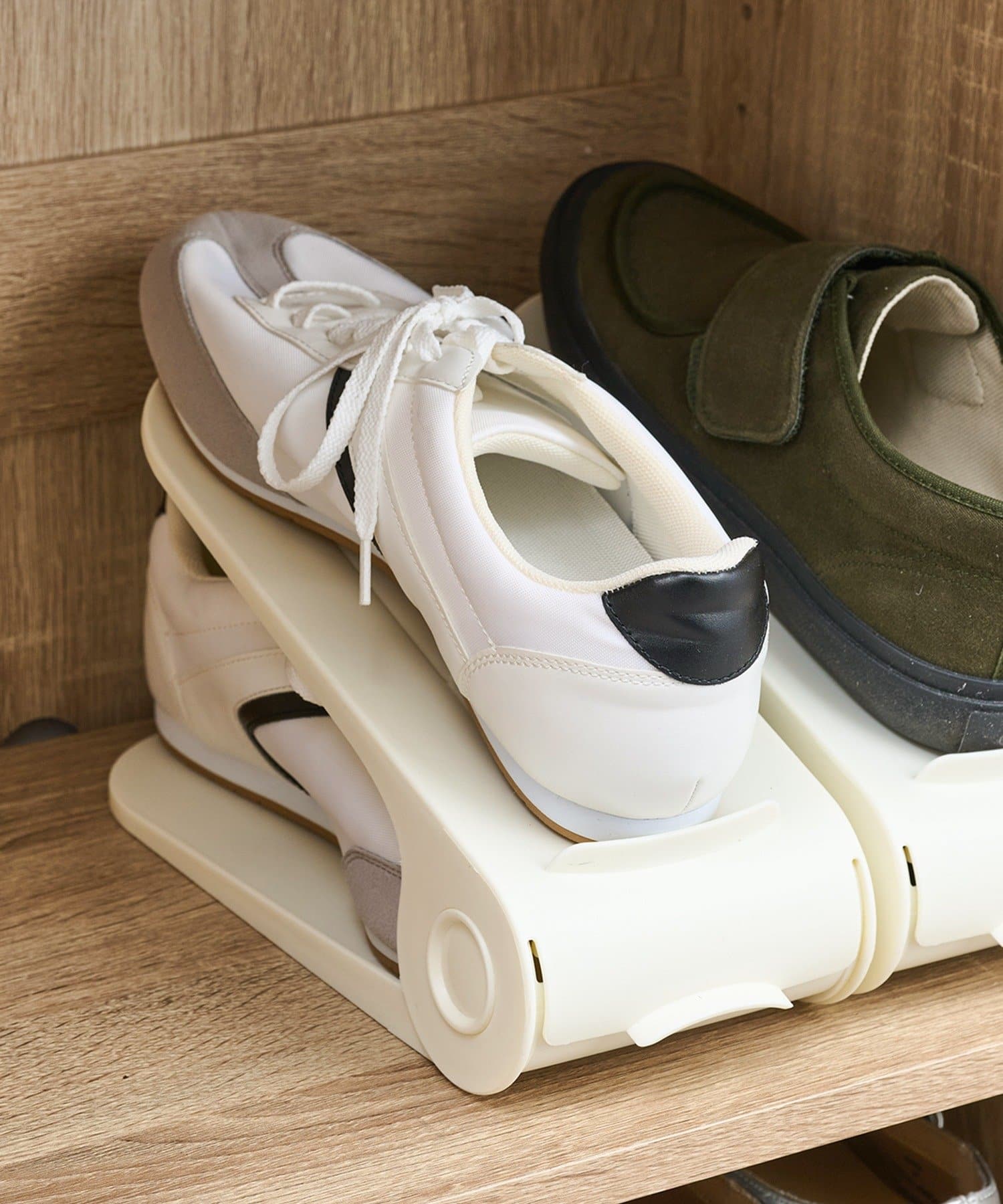 3COINS(スリーコインズ) コンパクトシューズ収納