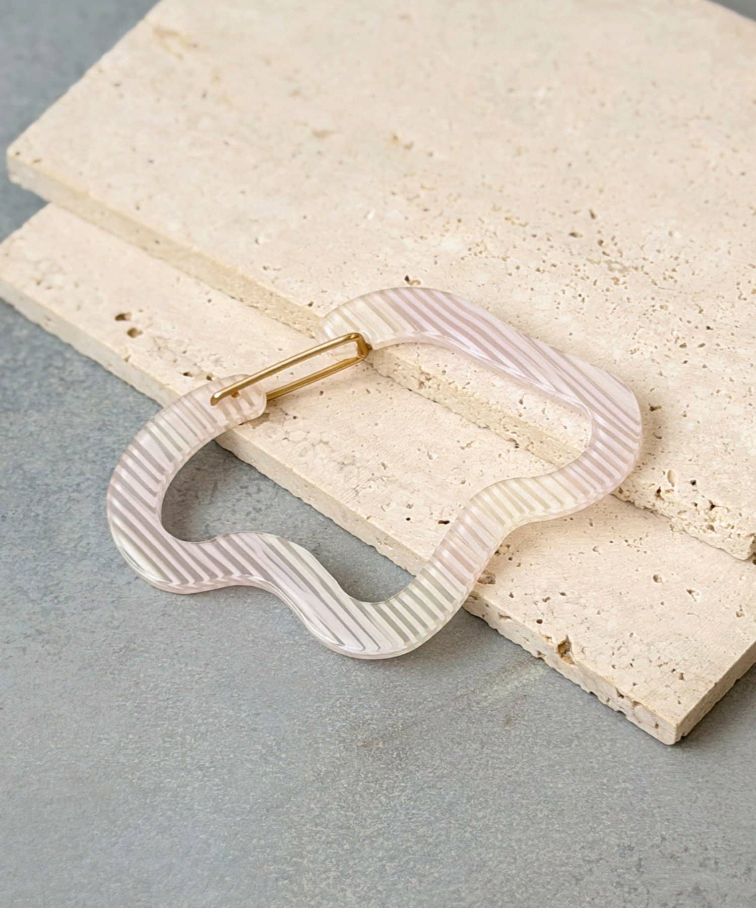 3COINS(スリーコインズ) うねうねカラビナ