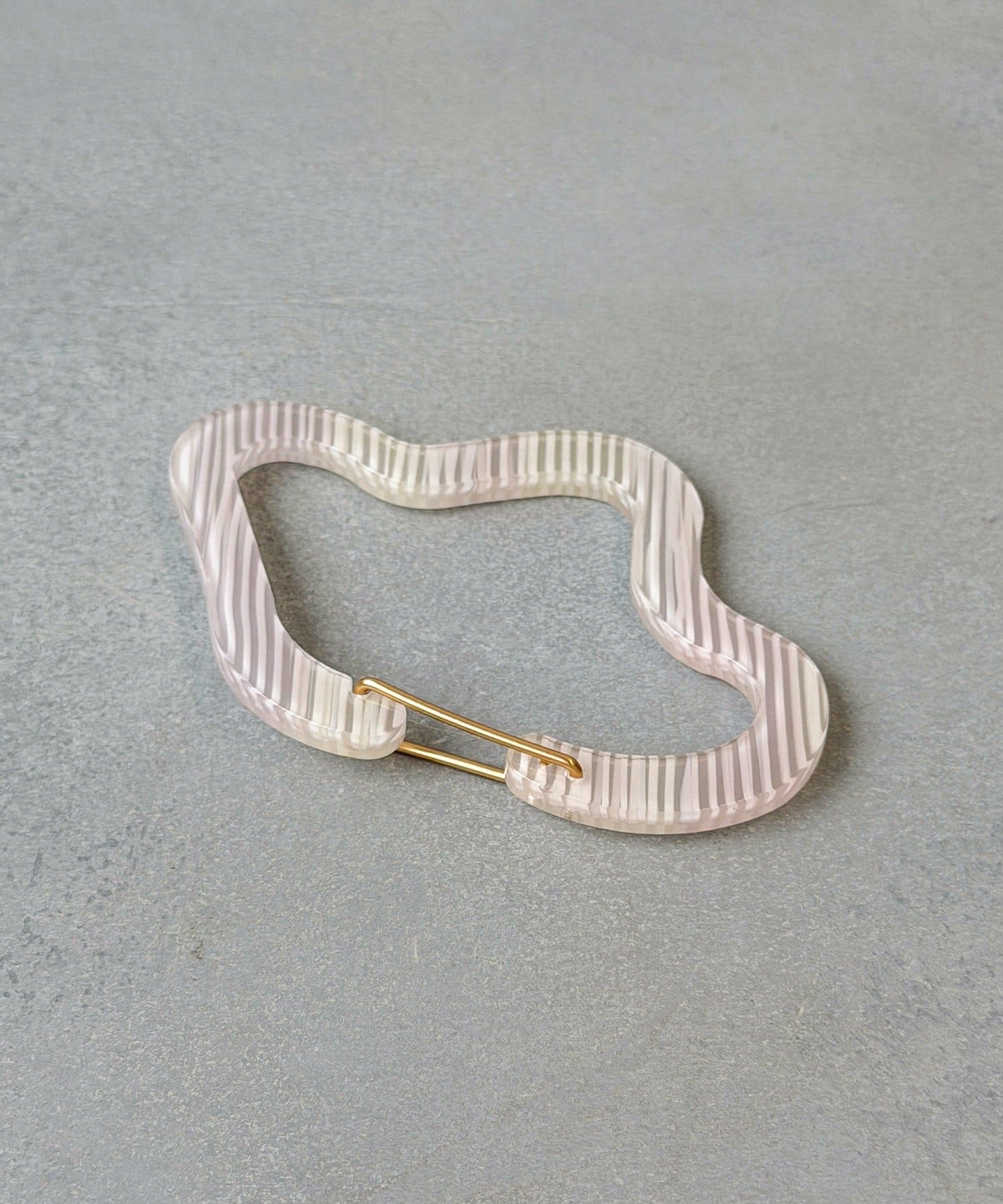 3COINS(スリーコインズ) うねうねカラビナ