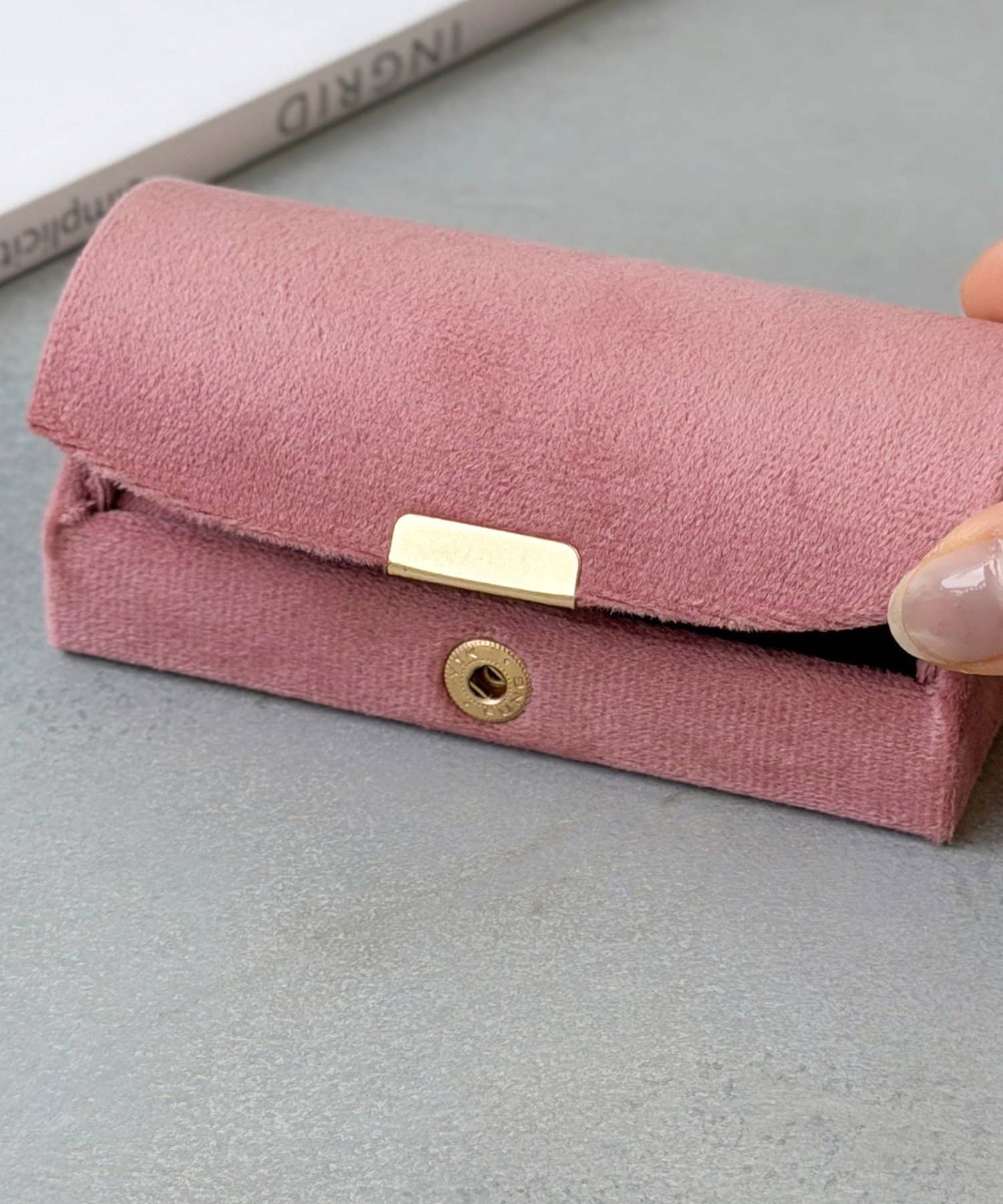 3COINS(スリーコインズ) ベロアアクセサリーケース