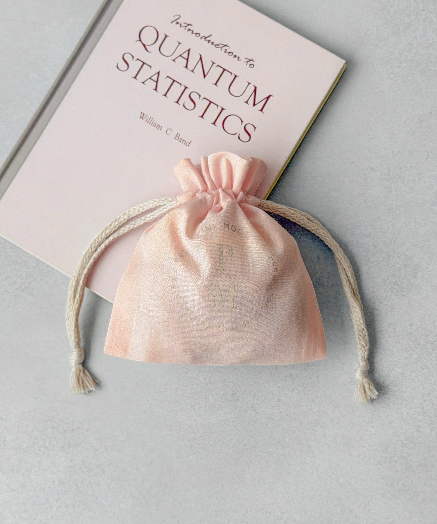 3COINS(スリーコインズ) 巾着ポーチ