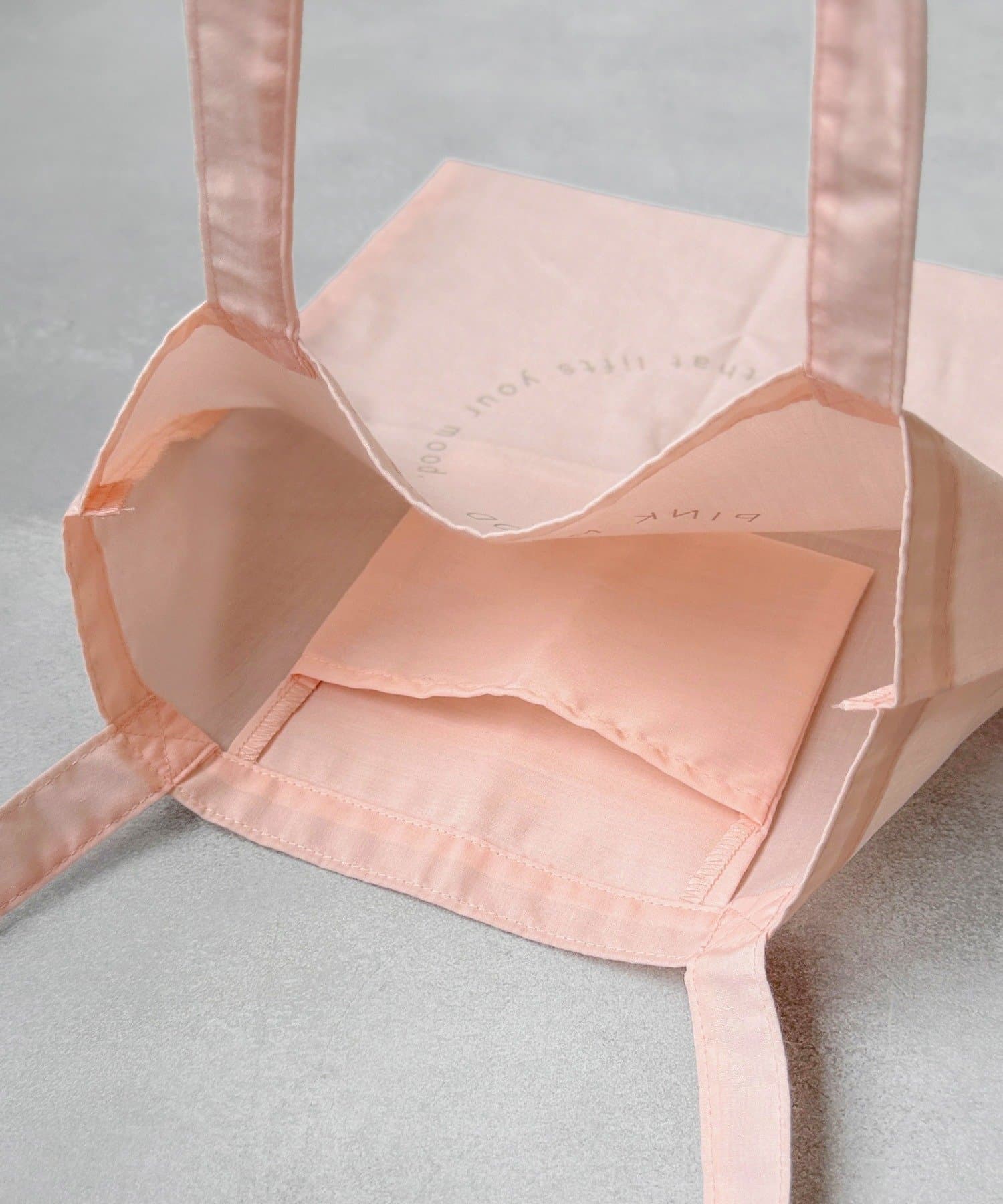 3COINS(スリーコインズ) ロゴトートバッグ