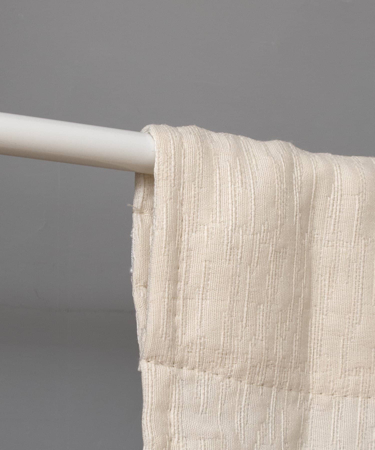 3COINS(スリーコインズ) オウトツスタイルカーテン：180×100cm