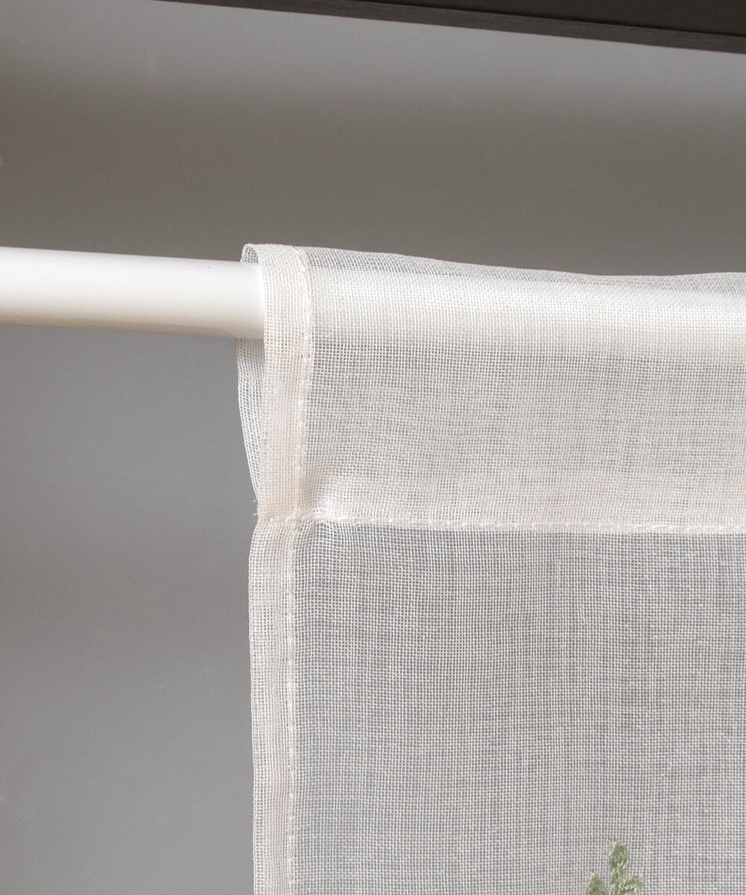 3COINS(スリーコインズ) 刺繍セパレートカーテンミックスフラワー：150×43cm