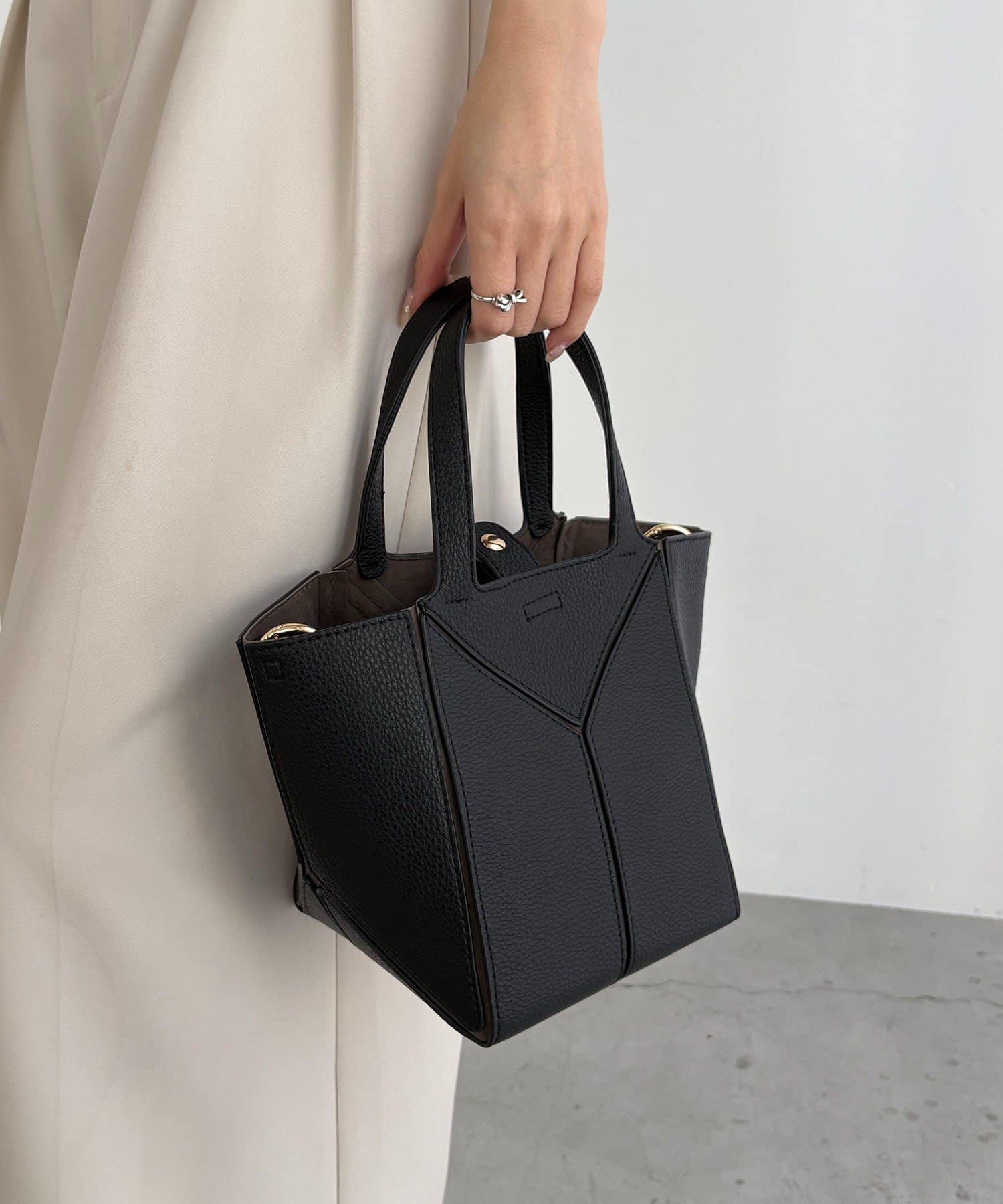 CAPRICIEUX LE'MAGE(カプリシュレマージュ) 【S/Lサイズ展開あり】ブロッキングバッグ S