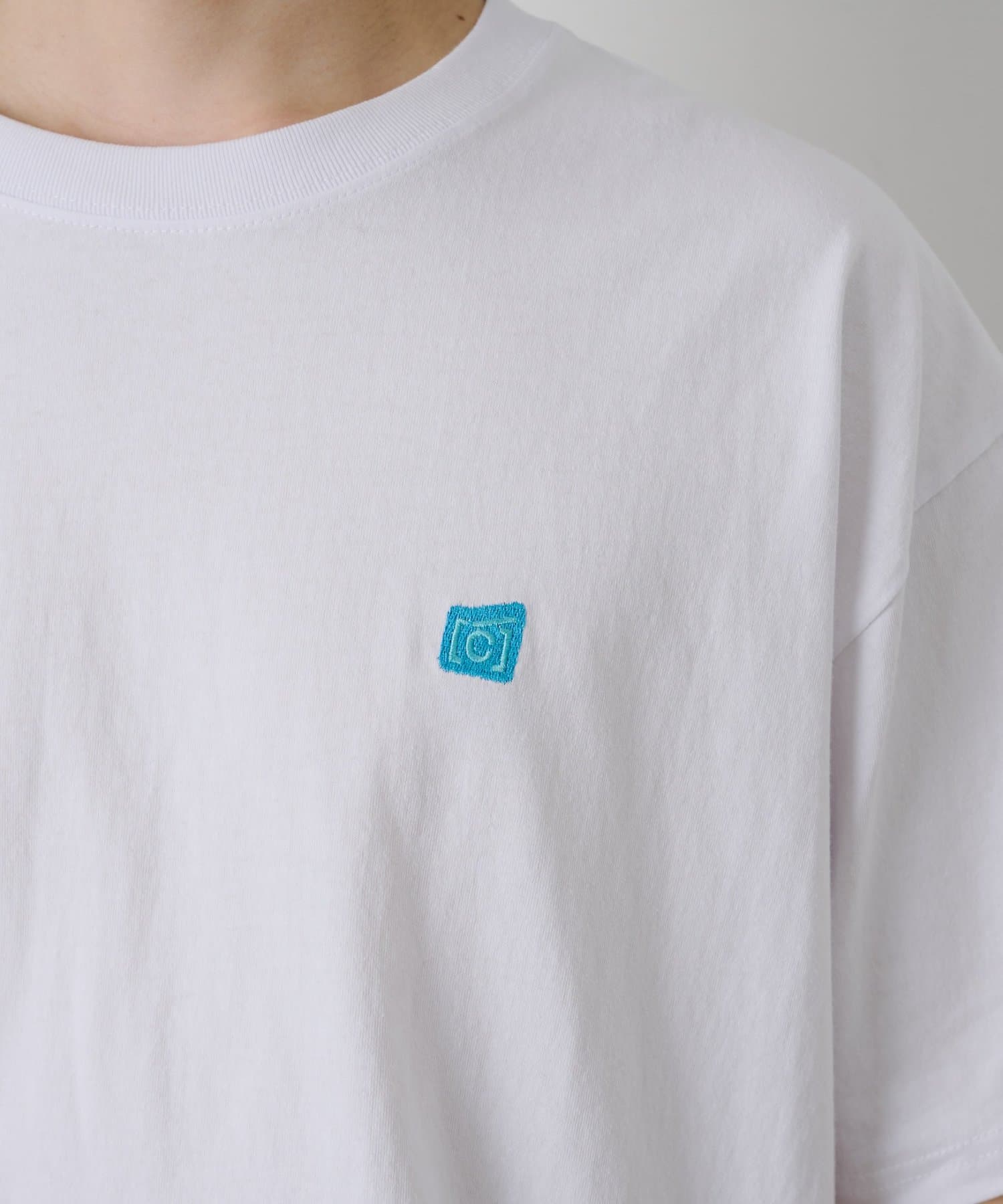 COLONY 2139(コロニー トゥーワンスリーナイン) 【ConVenir】ワンポイント刺繍TEE