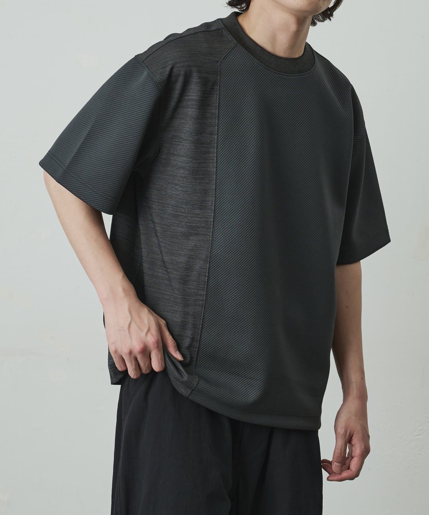 COLONY 2139(コロニー トゥーワンスリーナイン) バイアススウィッチングTシャツ