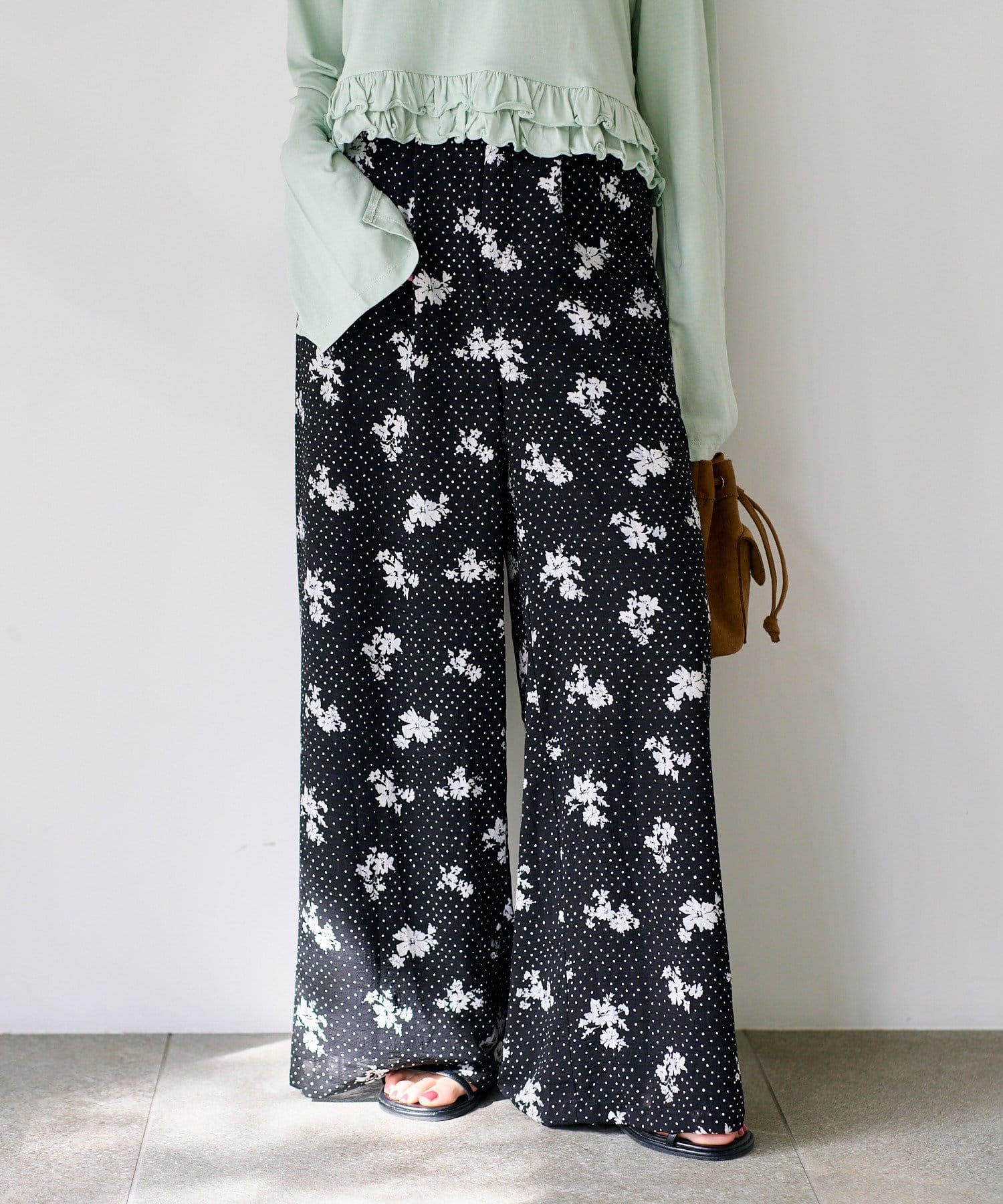 Kastane(カスタネ) 【2.20(金)12:00発売/WEB先行】ドットフラワーパンツ