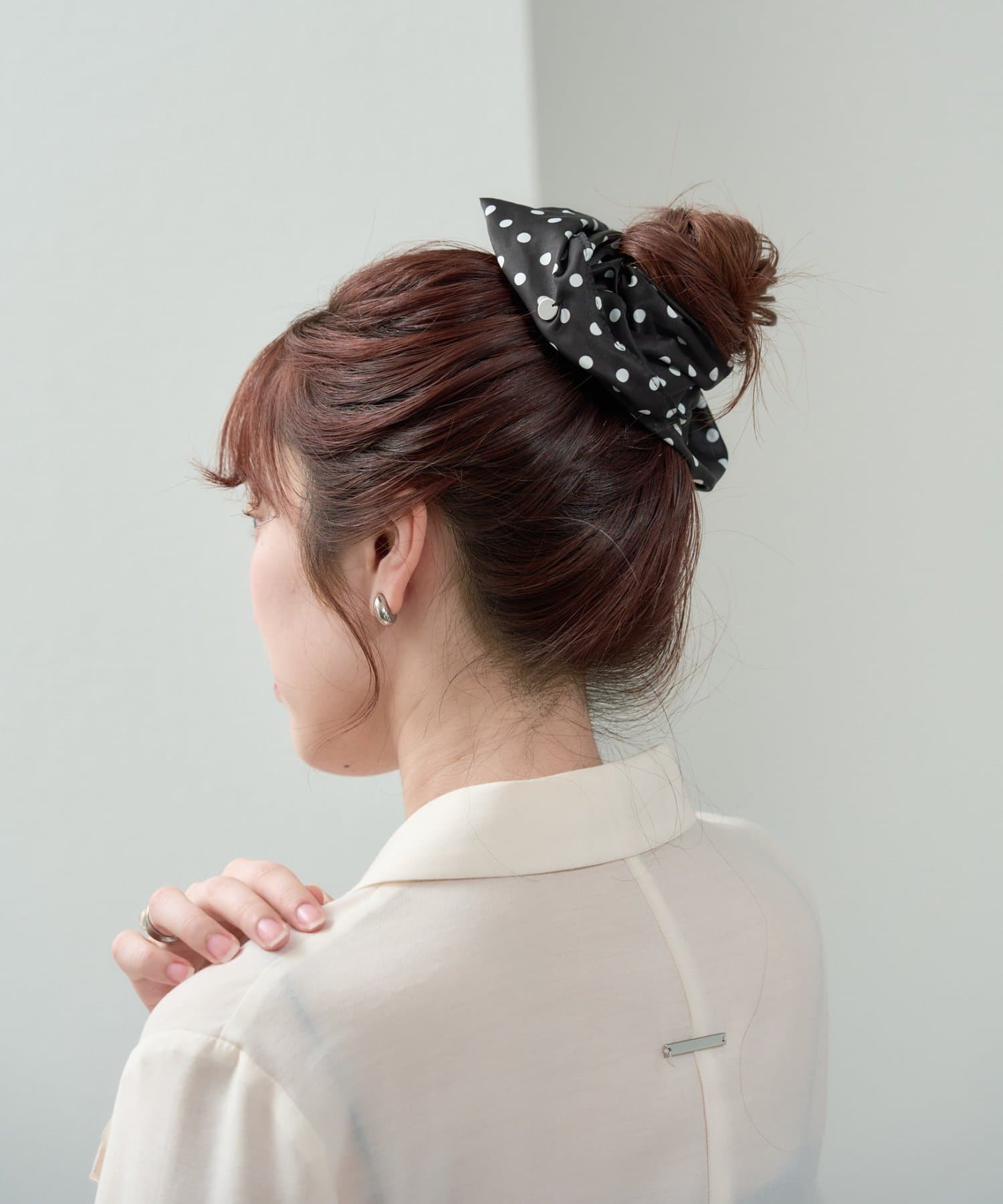 mystic(ミスティック) チャーム付きBIGドットシュシュ