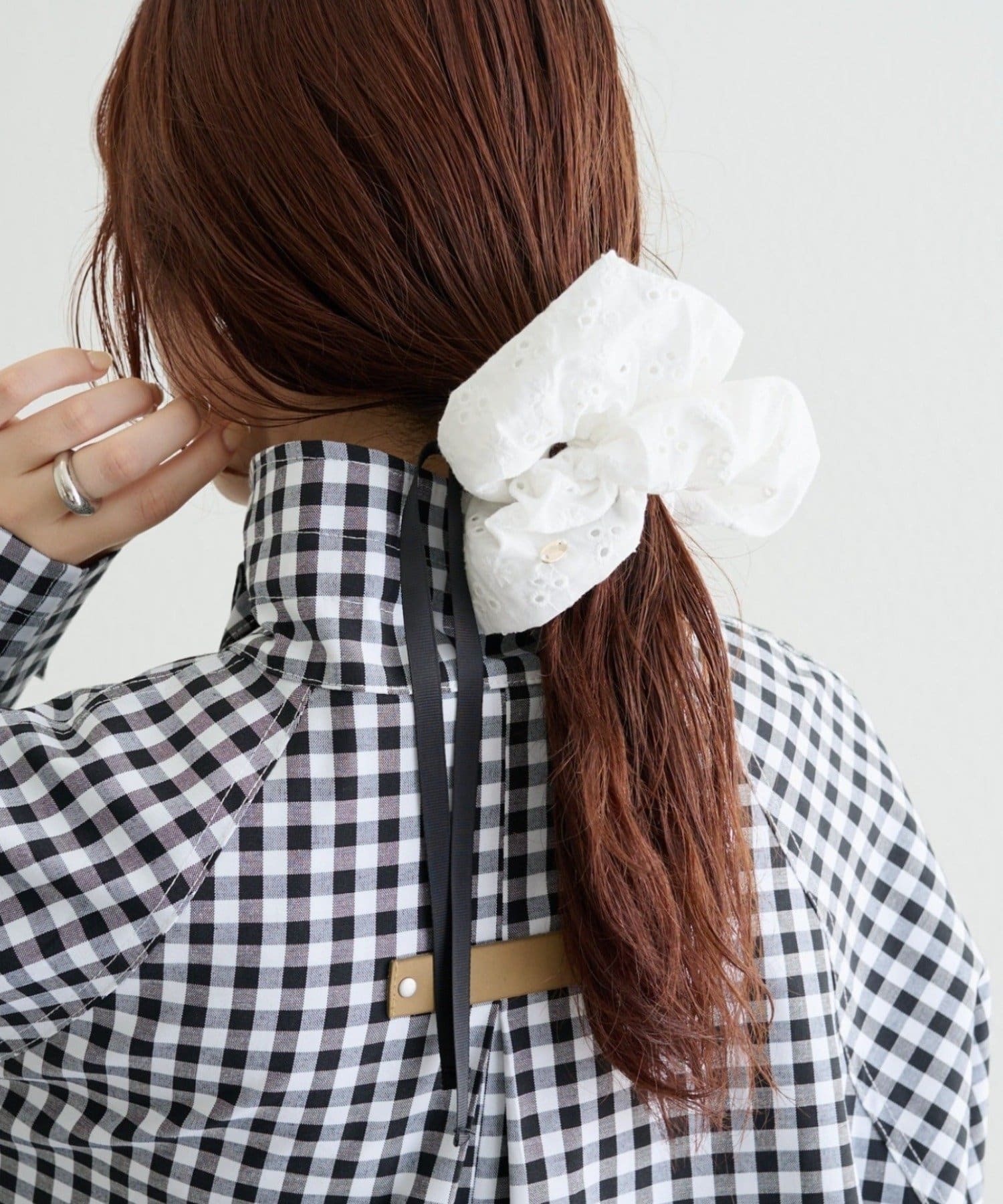 mystic(ミスティック) フラワー刺繍シュシュ