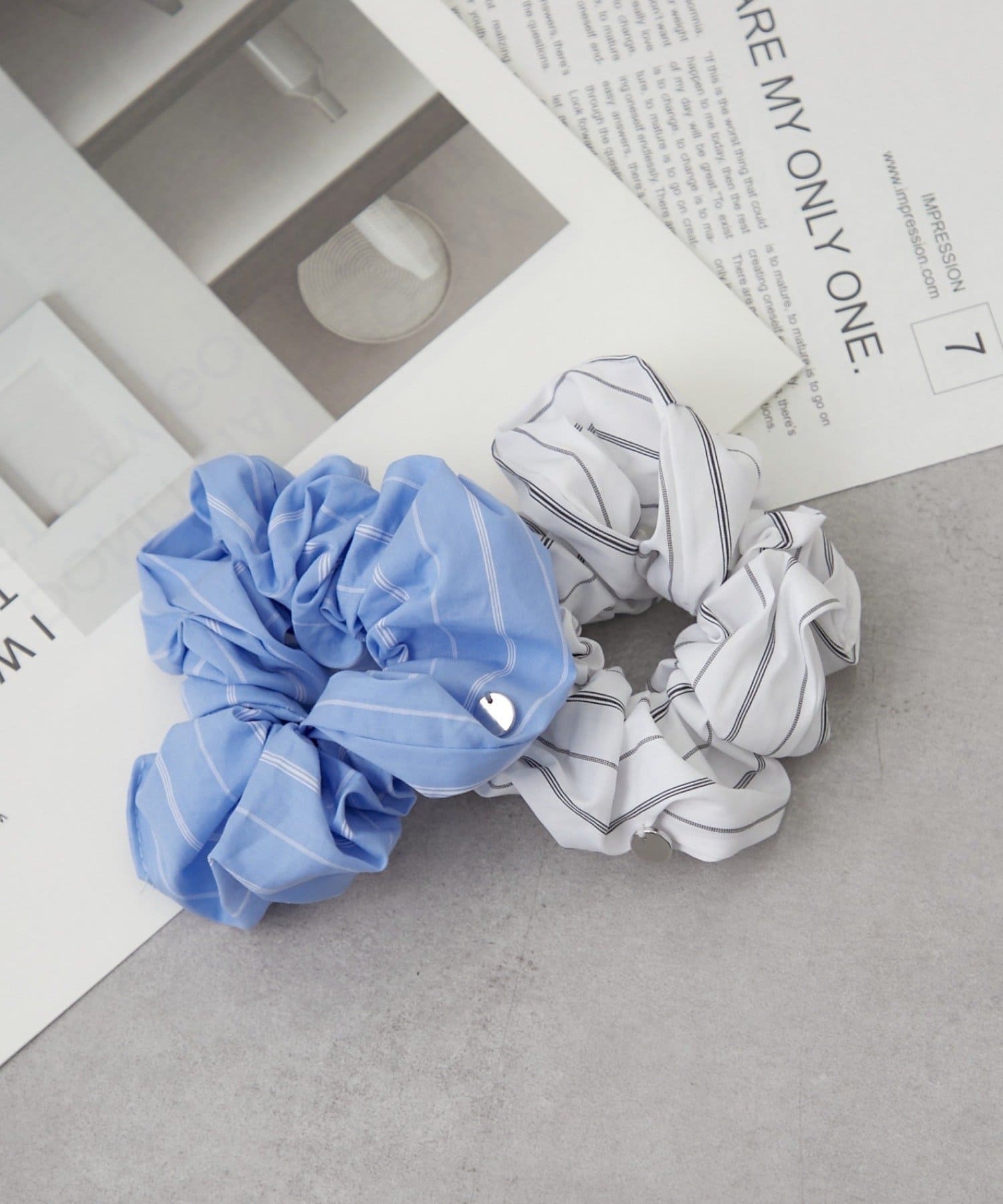 mystic(ミスティック) チャーム付きストライプシュシュ