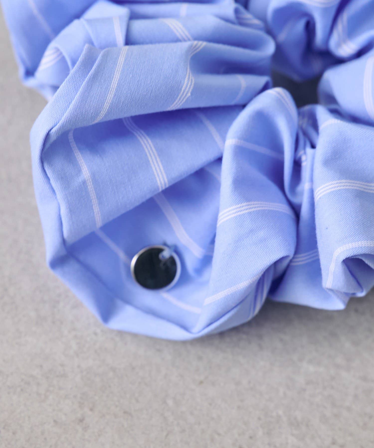 mystic(ミスティック) チャーム付きストライプシュシュ