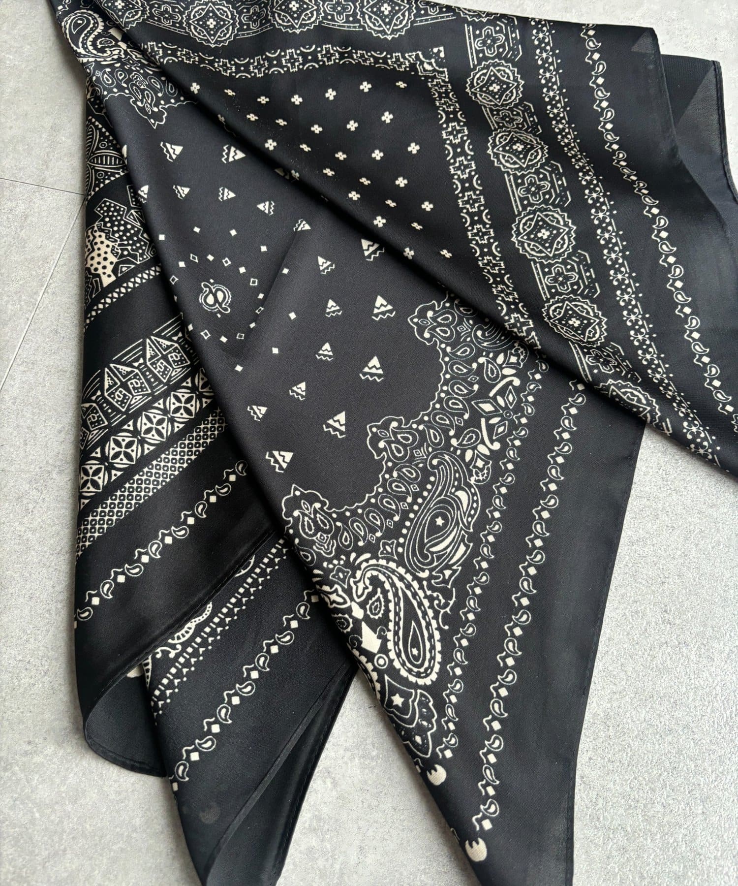 DOUDOU(ドゥドゥ) ペイズリー柄スカーフ