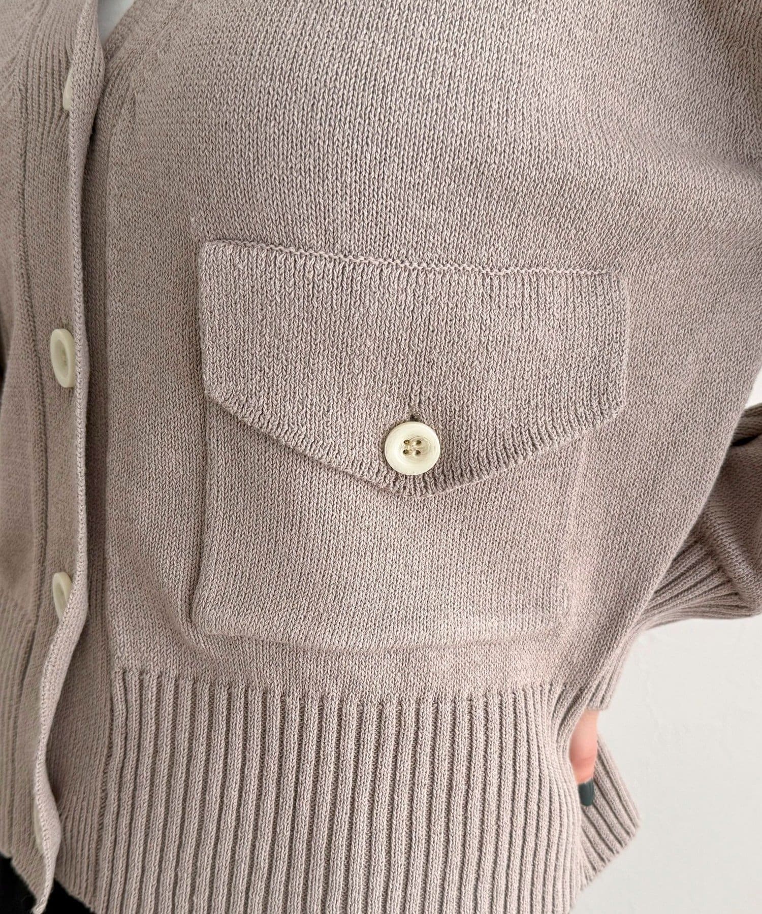 FREDY & GLOSTER(フレディ アンド グロスター) コツトン衿付きVネックカーディガン