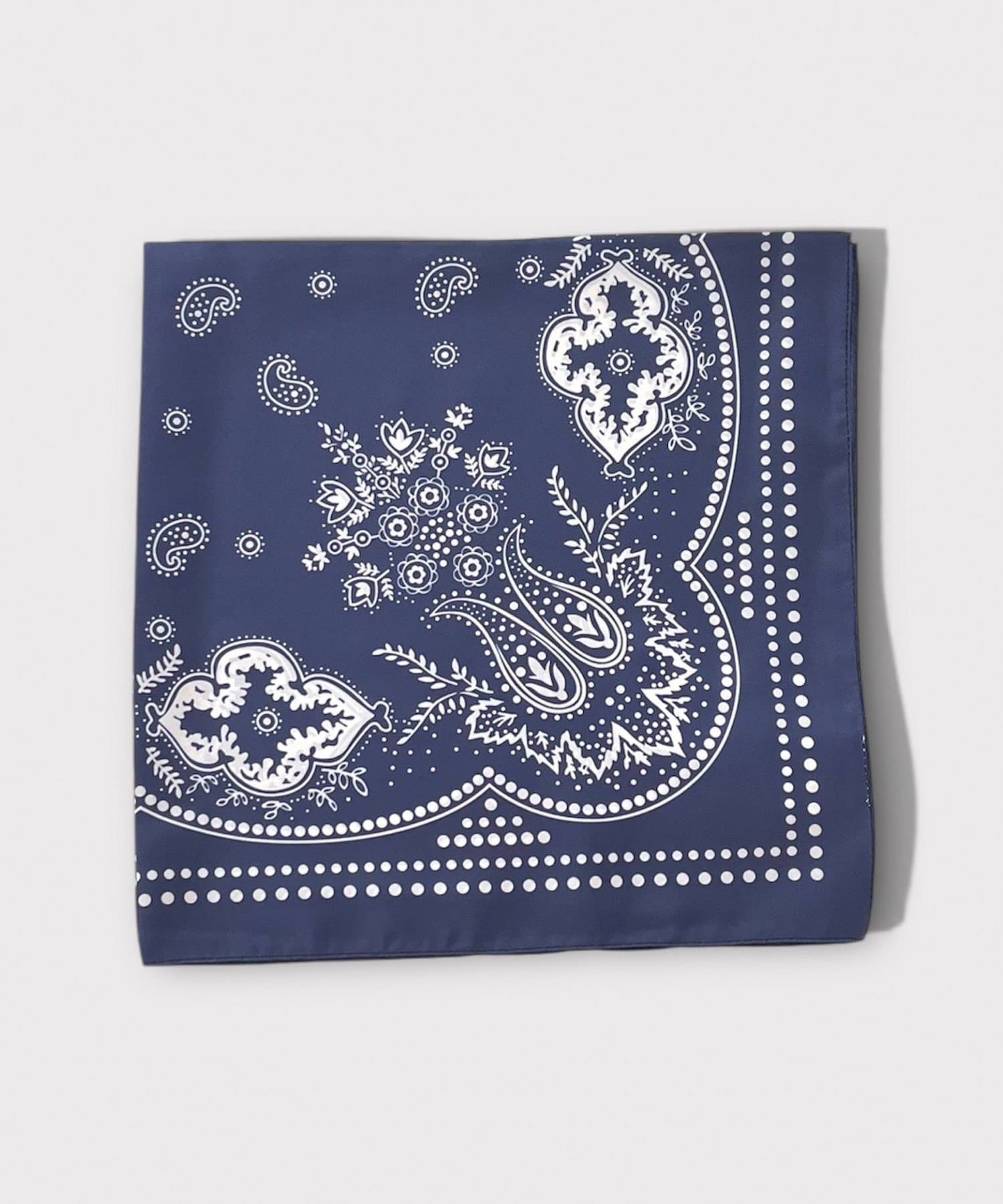 FREDY & GLOSTER(フレディ アンド グロスター) 【イタリア製】バンダナ柄ペイズリースカーフ