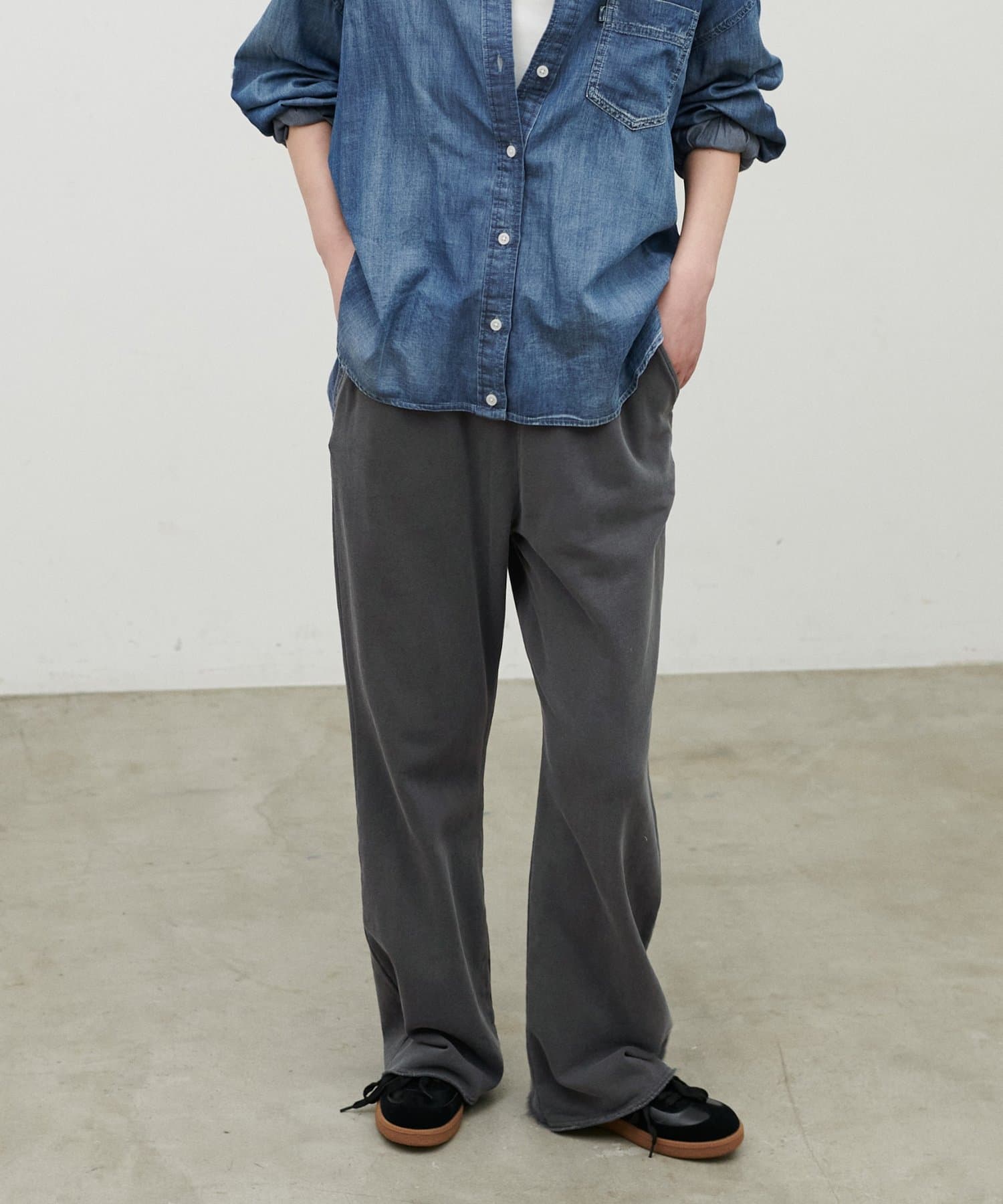 LARUTA(ラルータ) 裾フレアスエットパンツ