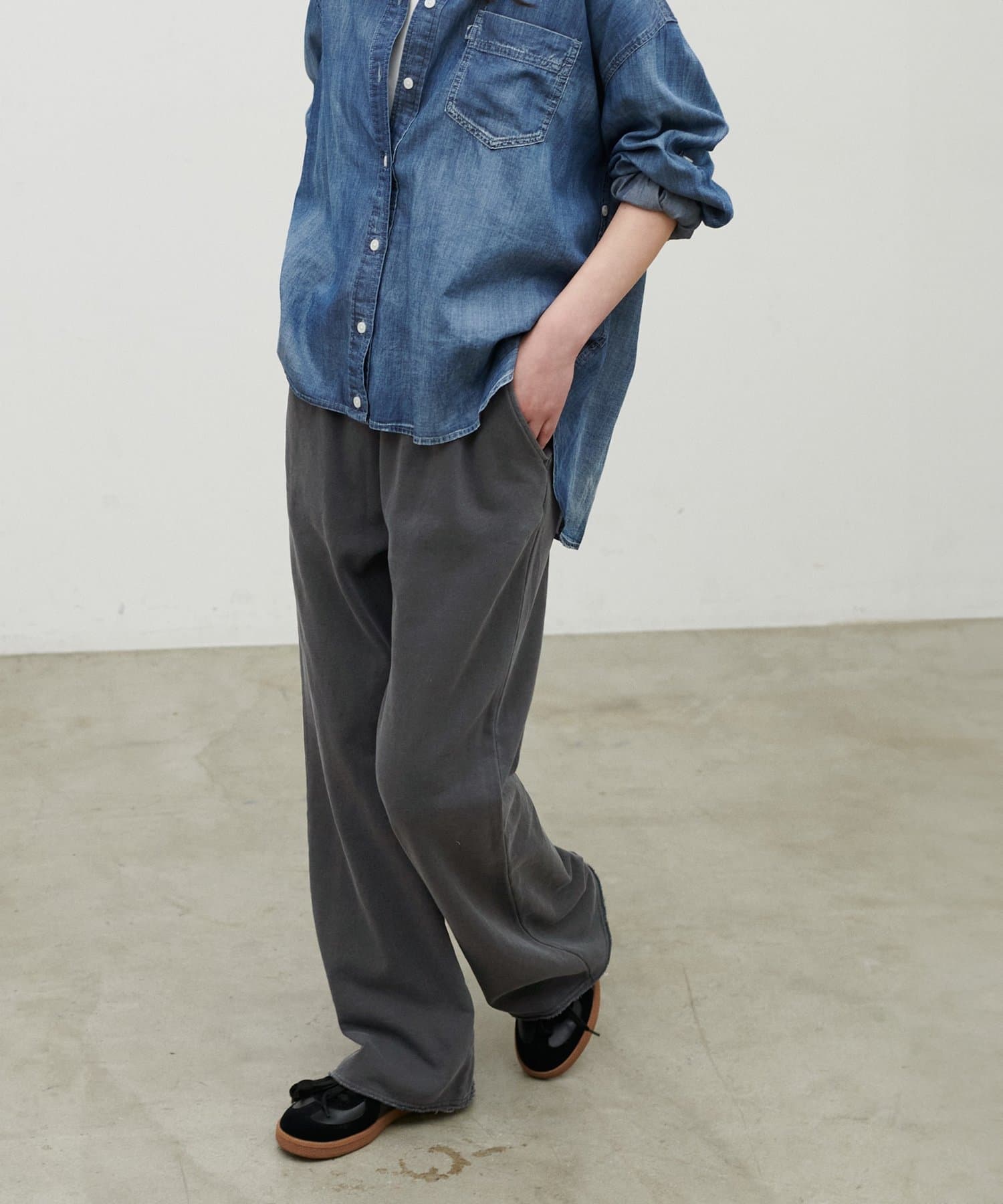 LARUTA(ラルータ) 裾フレアスエットパンツ